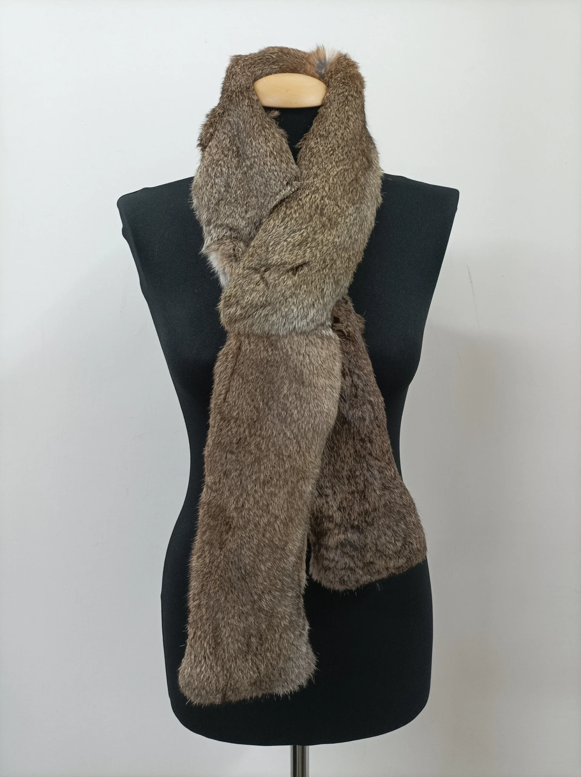 Natural Rabbit Fur Scarf: Unisex Winter Accessory - Image 2