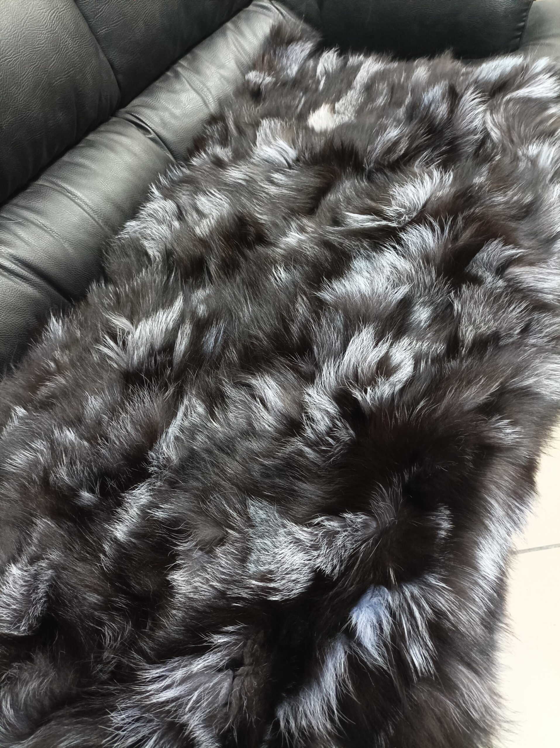 Real Fox Fur Blanket: Soft Fluffy Home Throw - Image 4