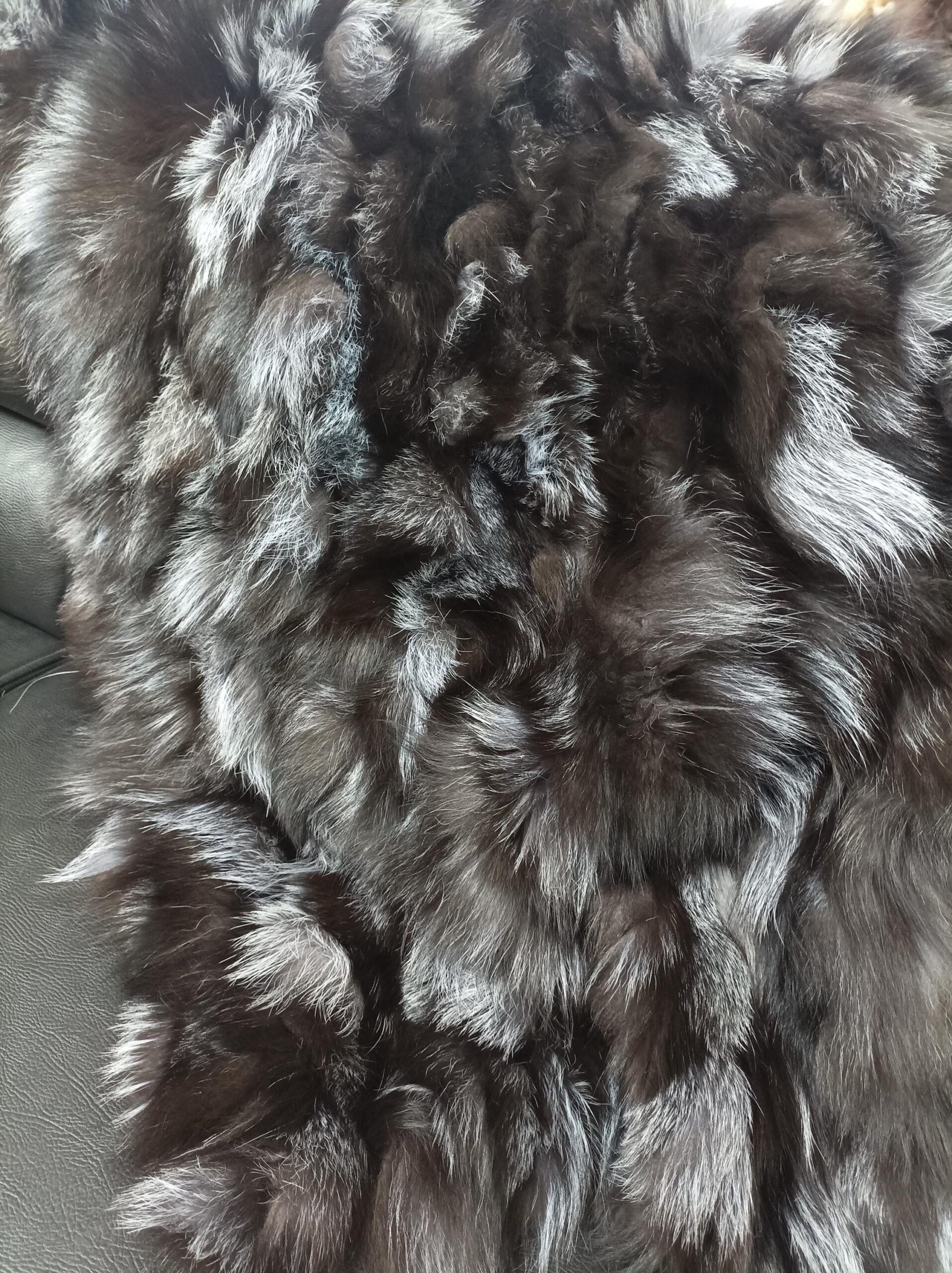 Real Fox Fur Blanket: Soft Fluffy Home Throw - Image 5