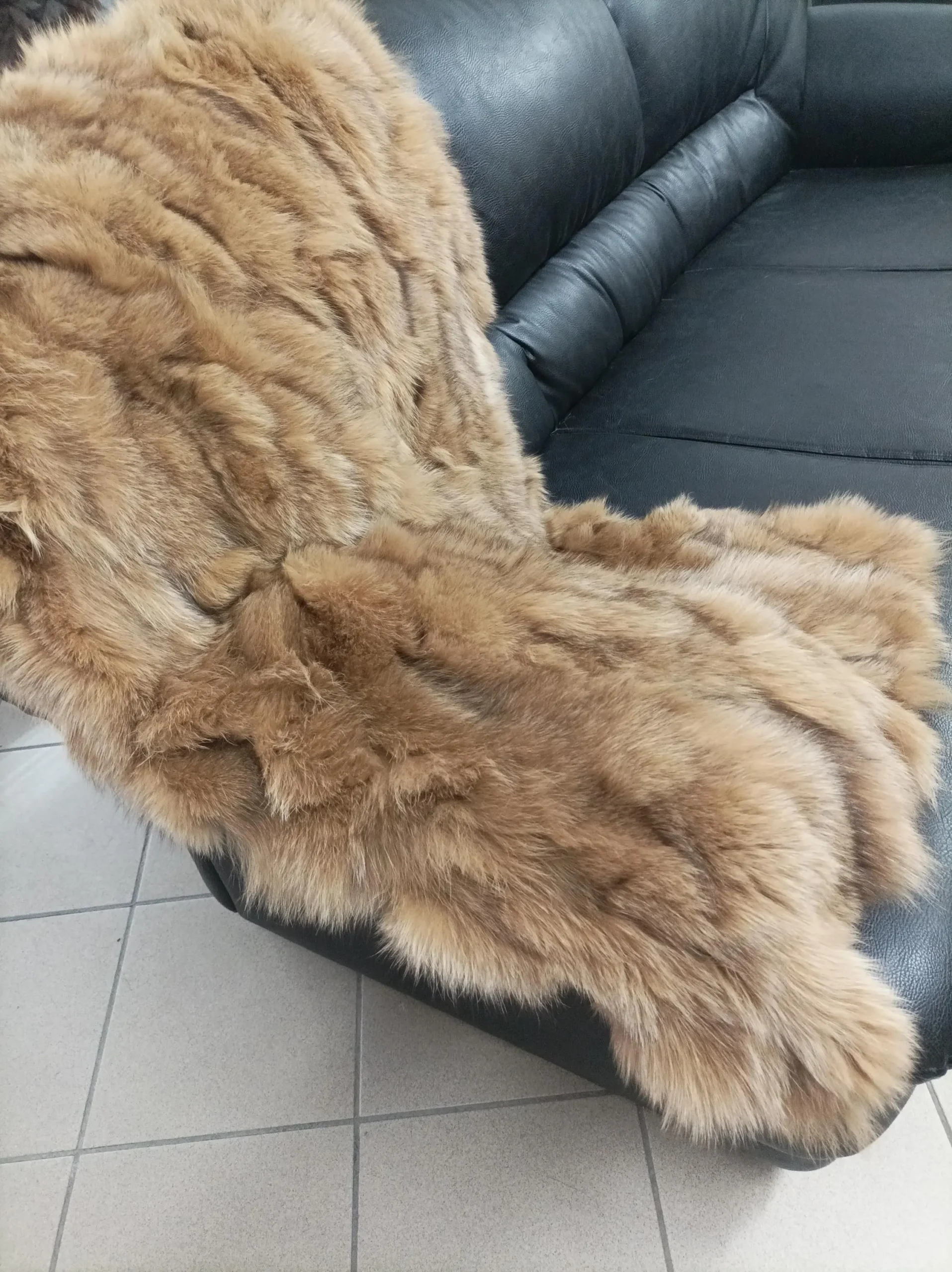 Real Fox Fur Blanket Throw: Soft Home Warmer (70x115cm) - Image 3