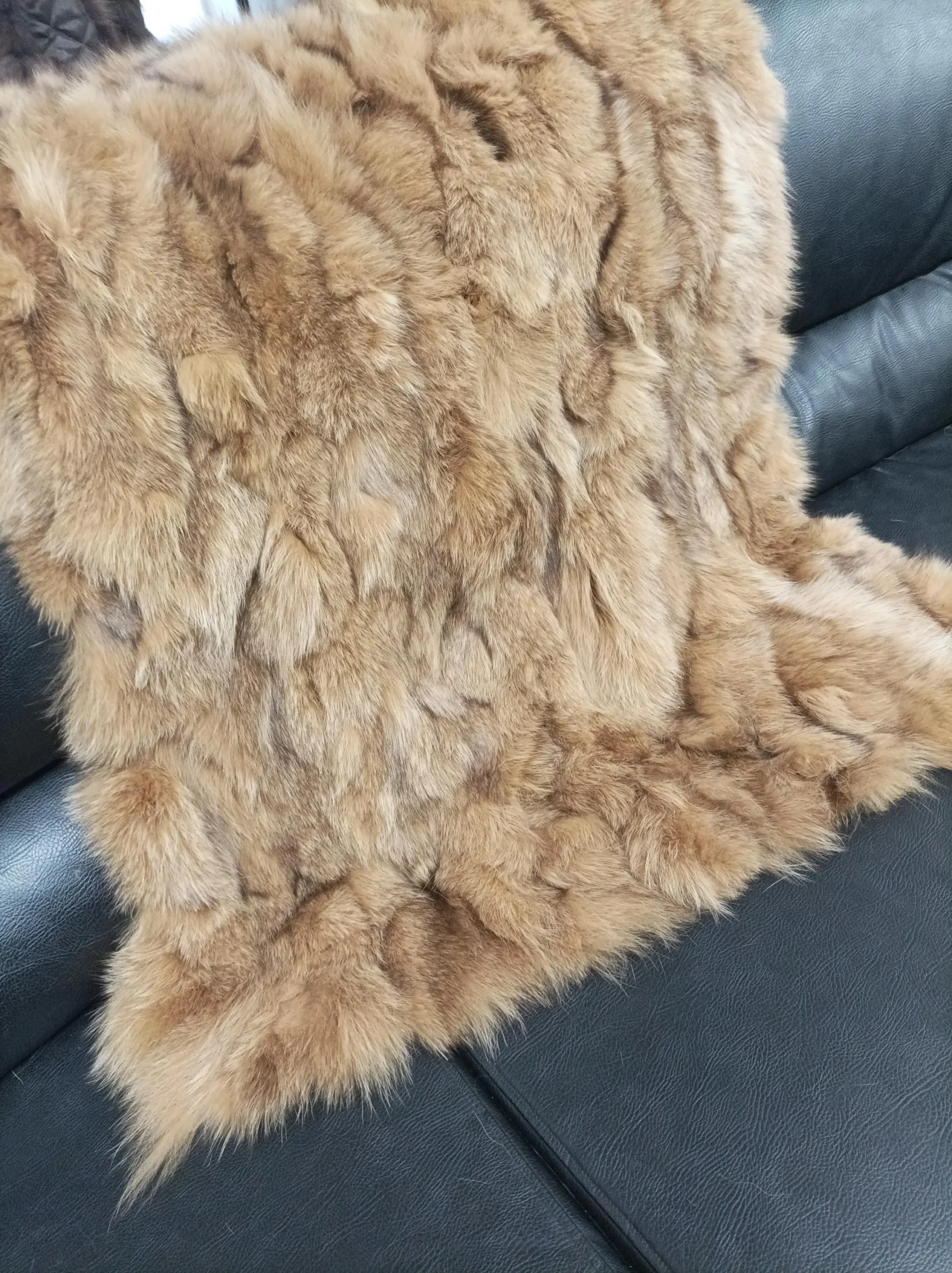 Real Fox Fur Blanket Throw: Soft Home Warmer (70x115cm) - Image 4