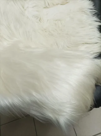 Long Hair Goat Fur Blanket: Soft Fluffy Throw Rug