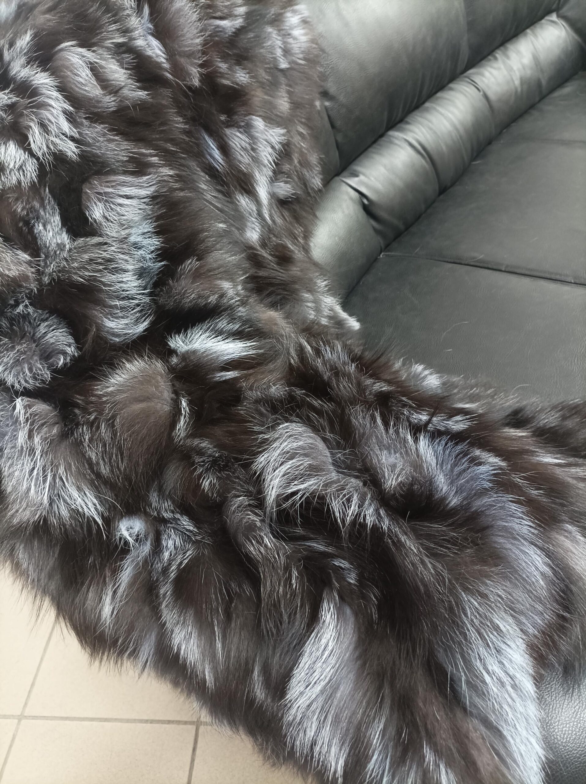 Real Fox Fur Blanket: Soft Fluffy Home Throw - Image 6