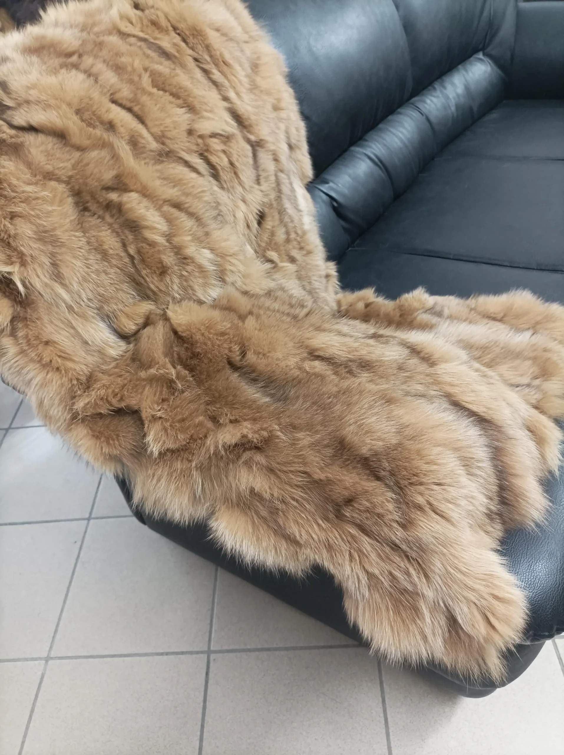 Real Fox Fur Blanket Throw: Soft Home Warmer (70x115cm) - Image 6