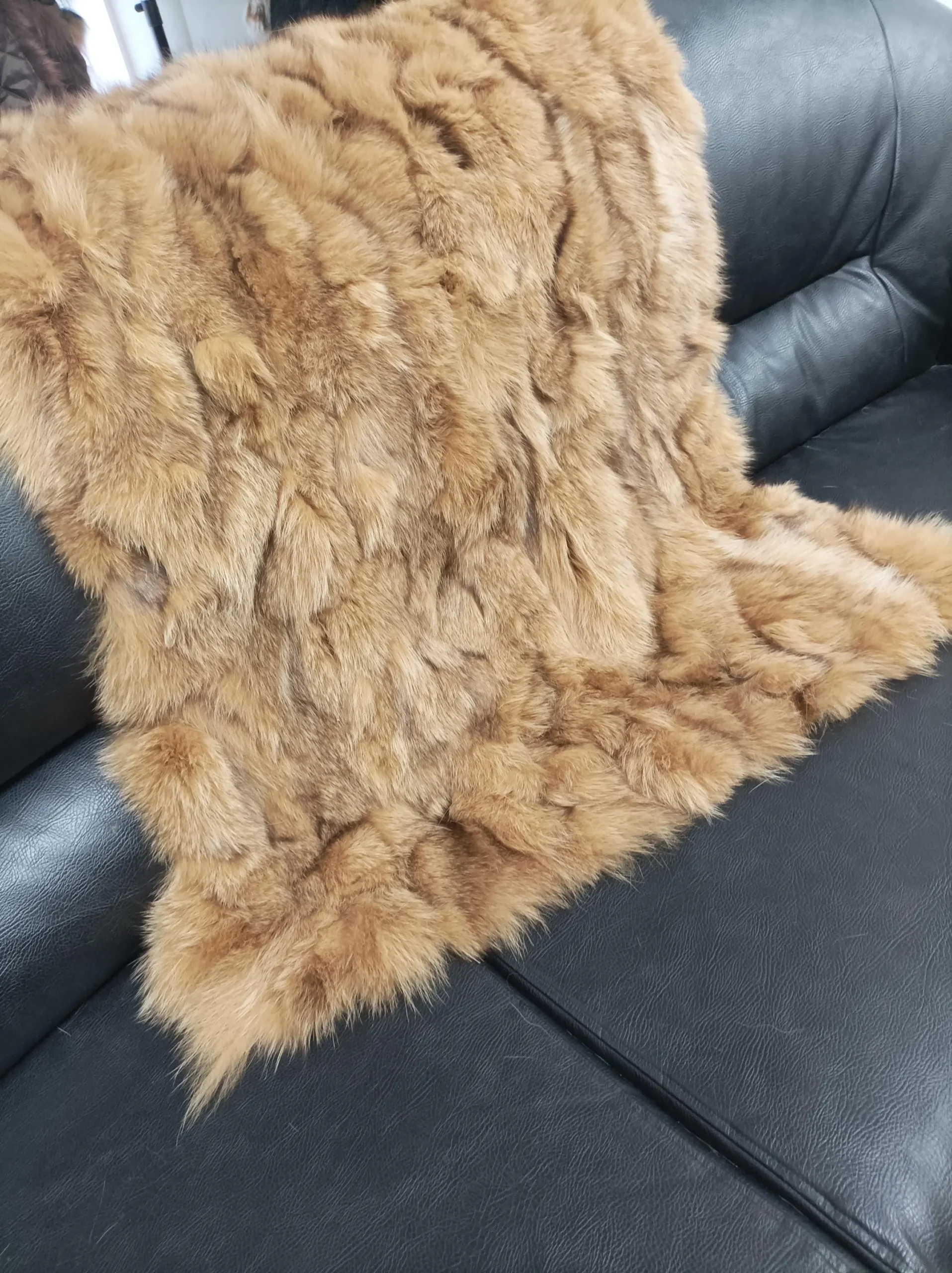 Real Fox Fur Blanket Throw: Soft Home Warmer (70x115cm) - Image 7