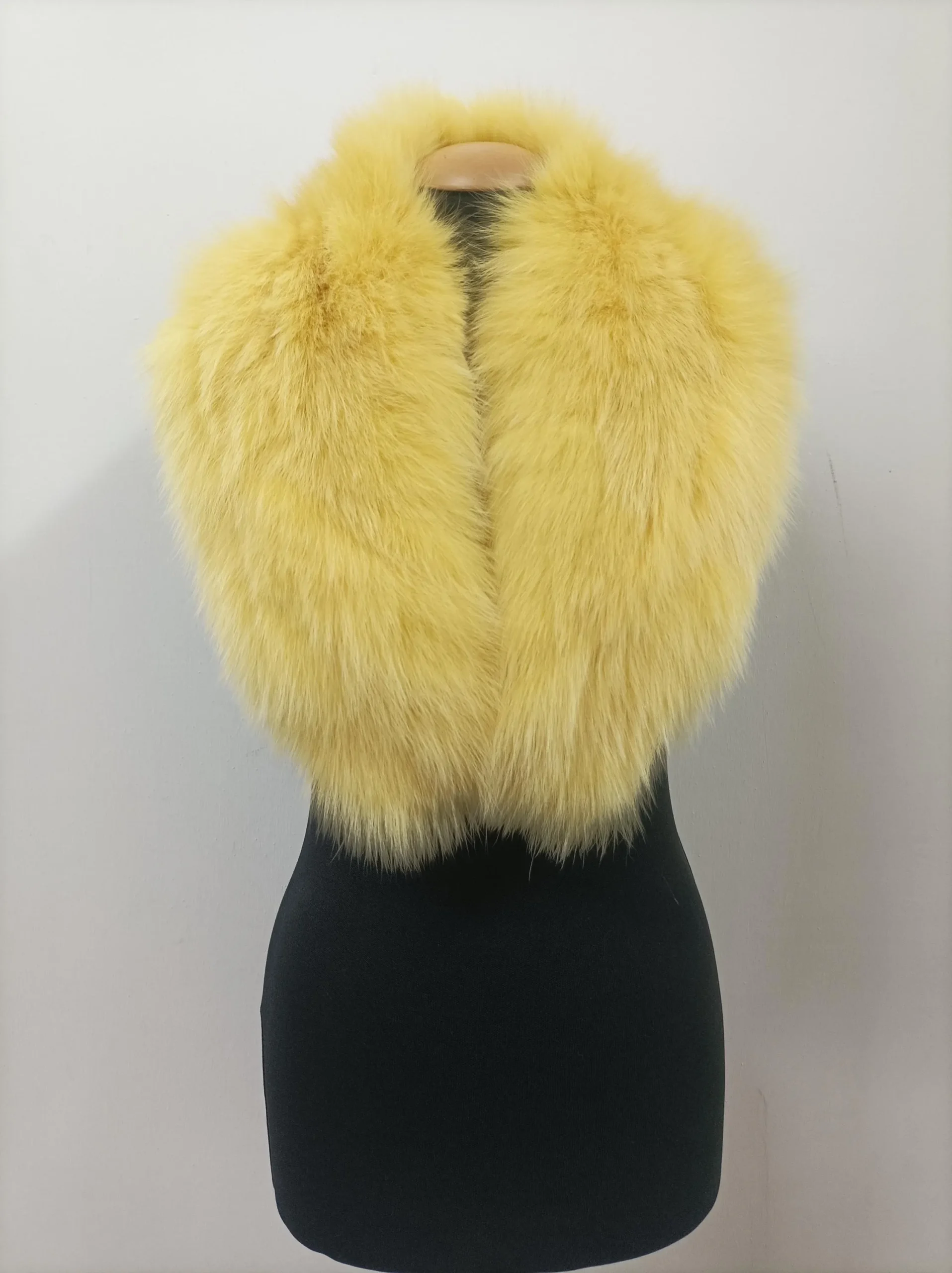 Real Fox Fur Collar: Winter Coat Accessory (110cm) - Image 6