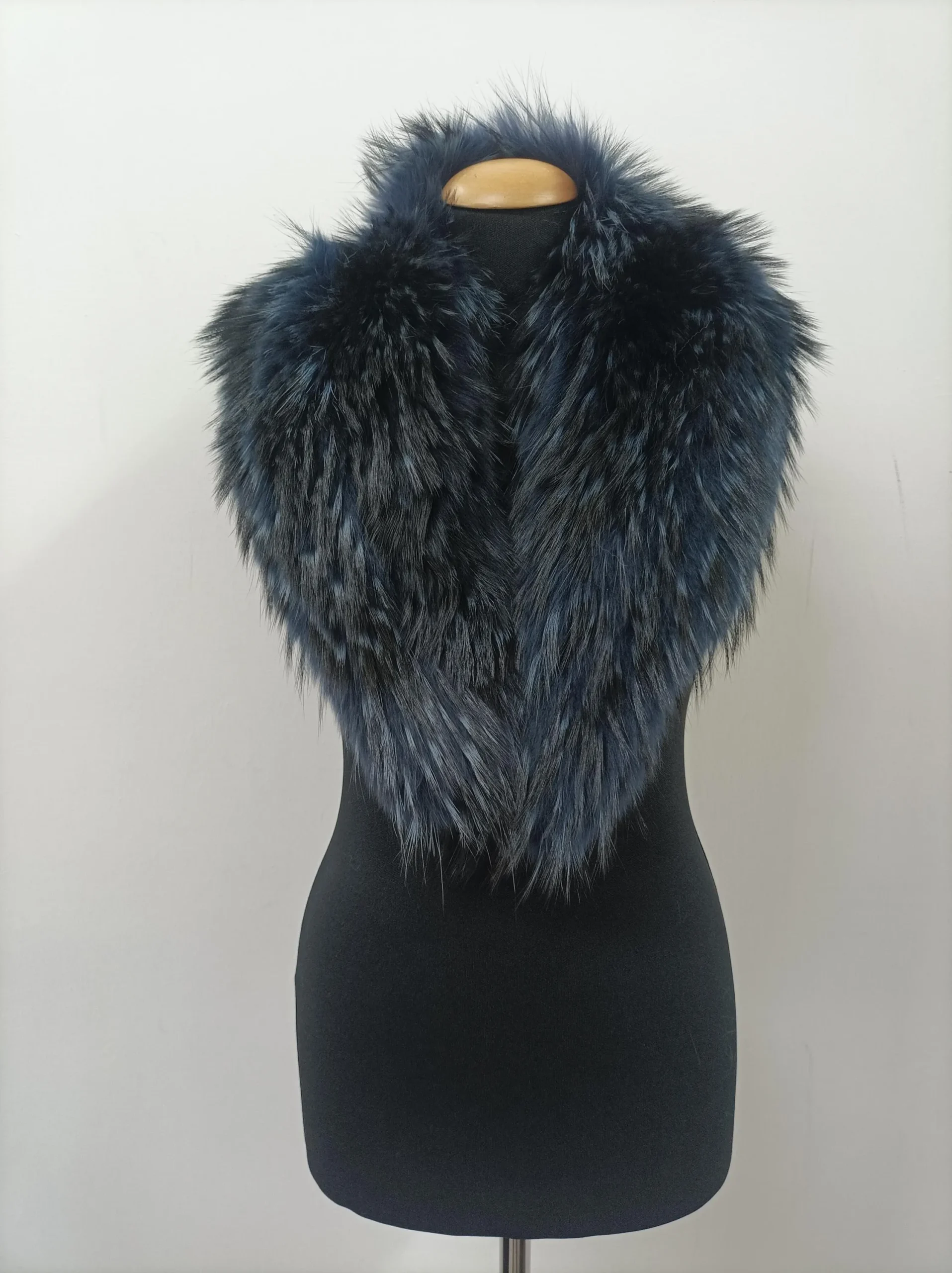 Fur collar,Finn raccoon high quality fur collar blue color, coat winter accessories - Image 3