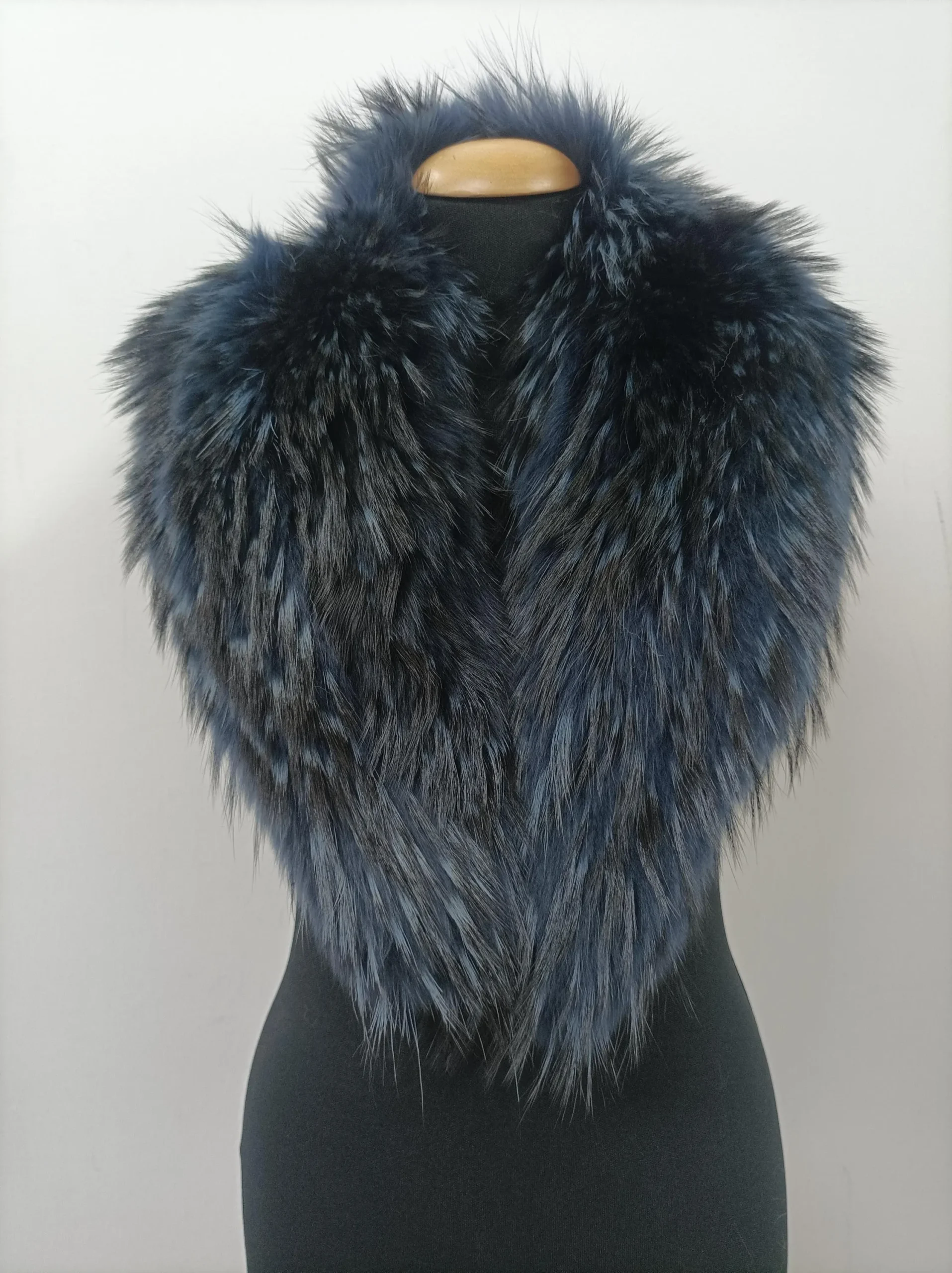 Fur collar,Finn raccoon high quality fur collar blue color, coat winter accessories - Image 4