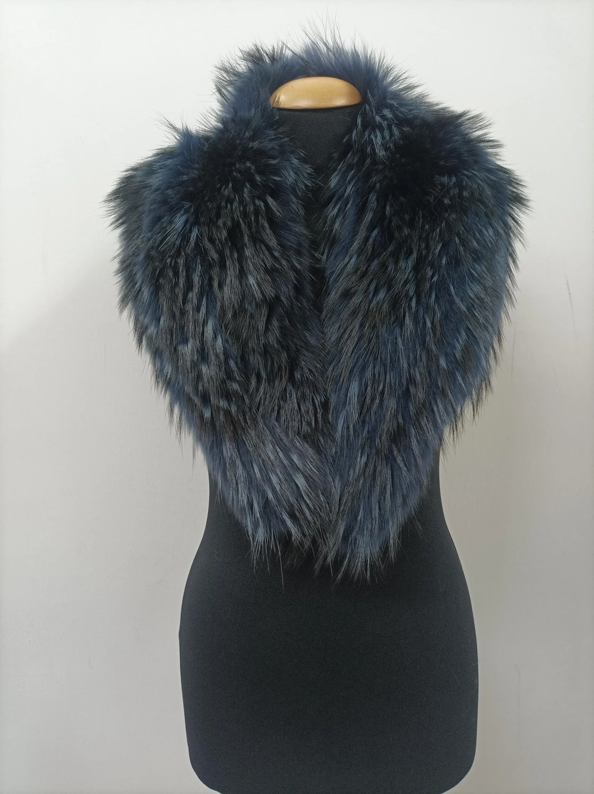 Fur collar,Finn raccoon high quality fur collar blue color, coat winter accessories - Image 5