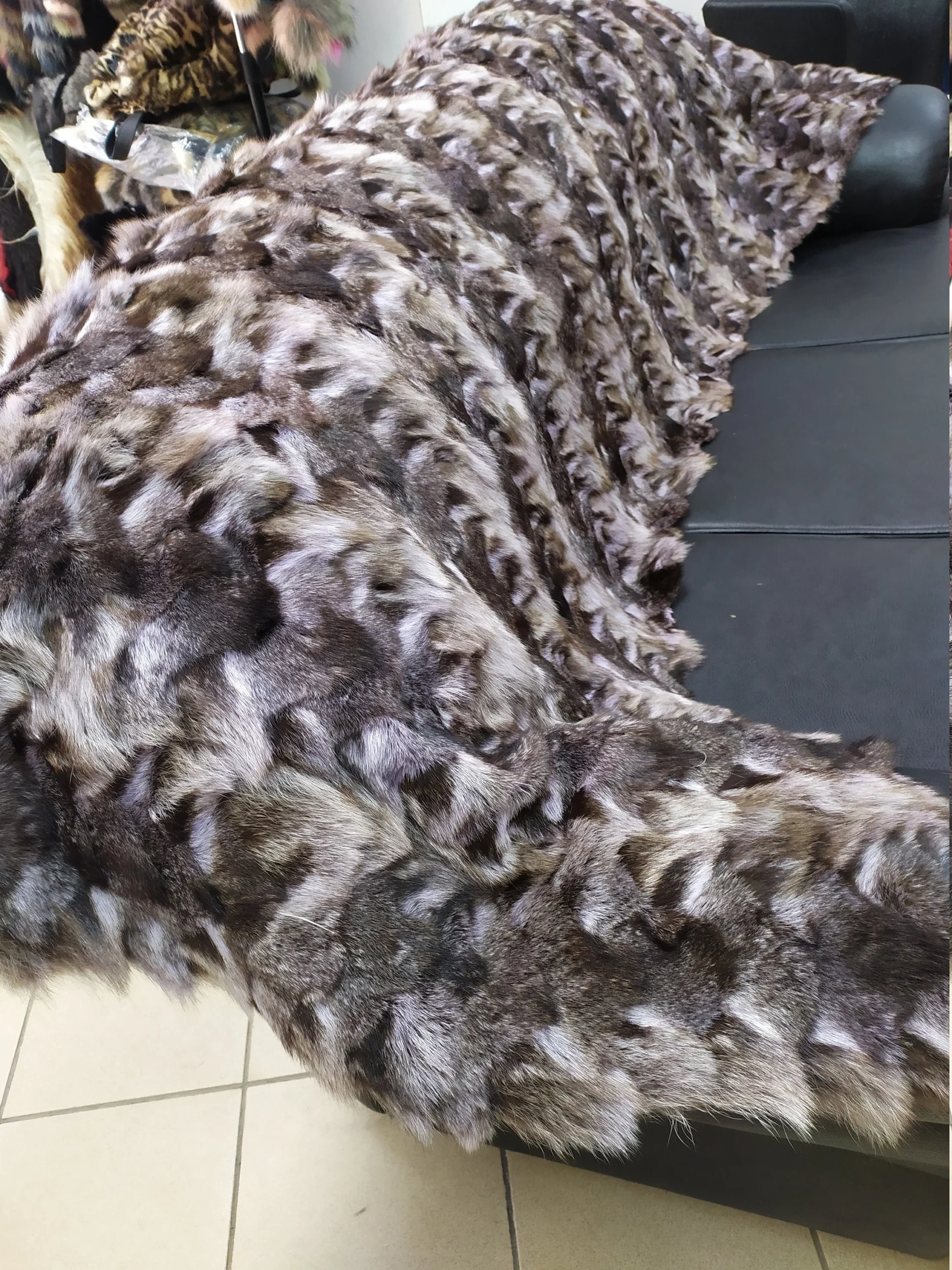 Real Finn raccoon fur blanket, Home warmer - Image 3