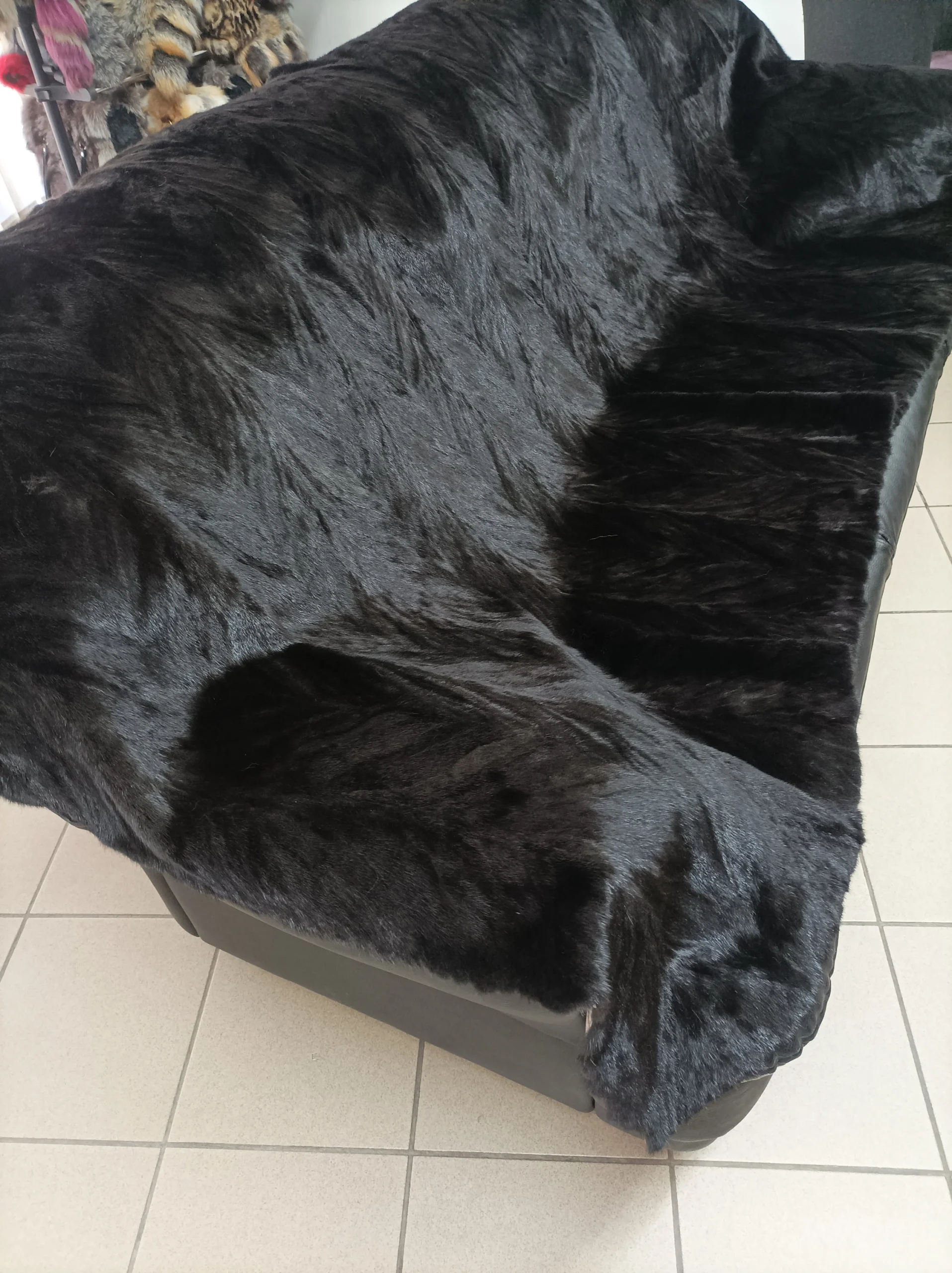 Real Mink fur blanket throw natural black color, Home warmer - Image 4