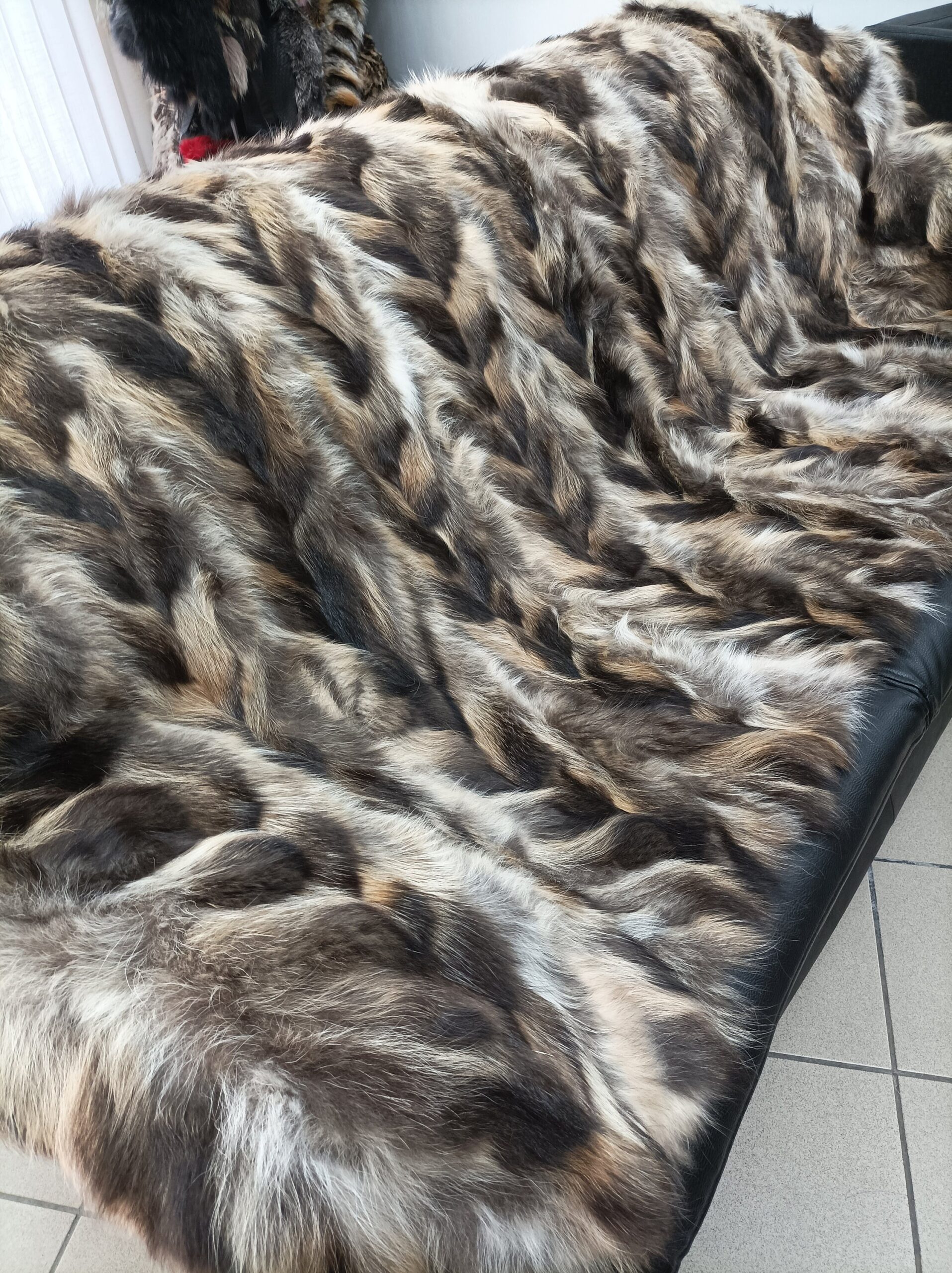 Real Finn raccoon fur blanket throw natural color, Home warmer
