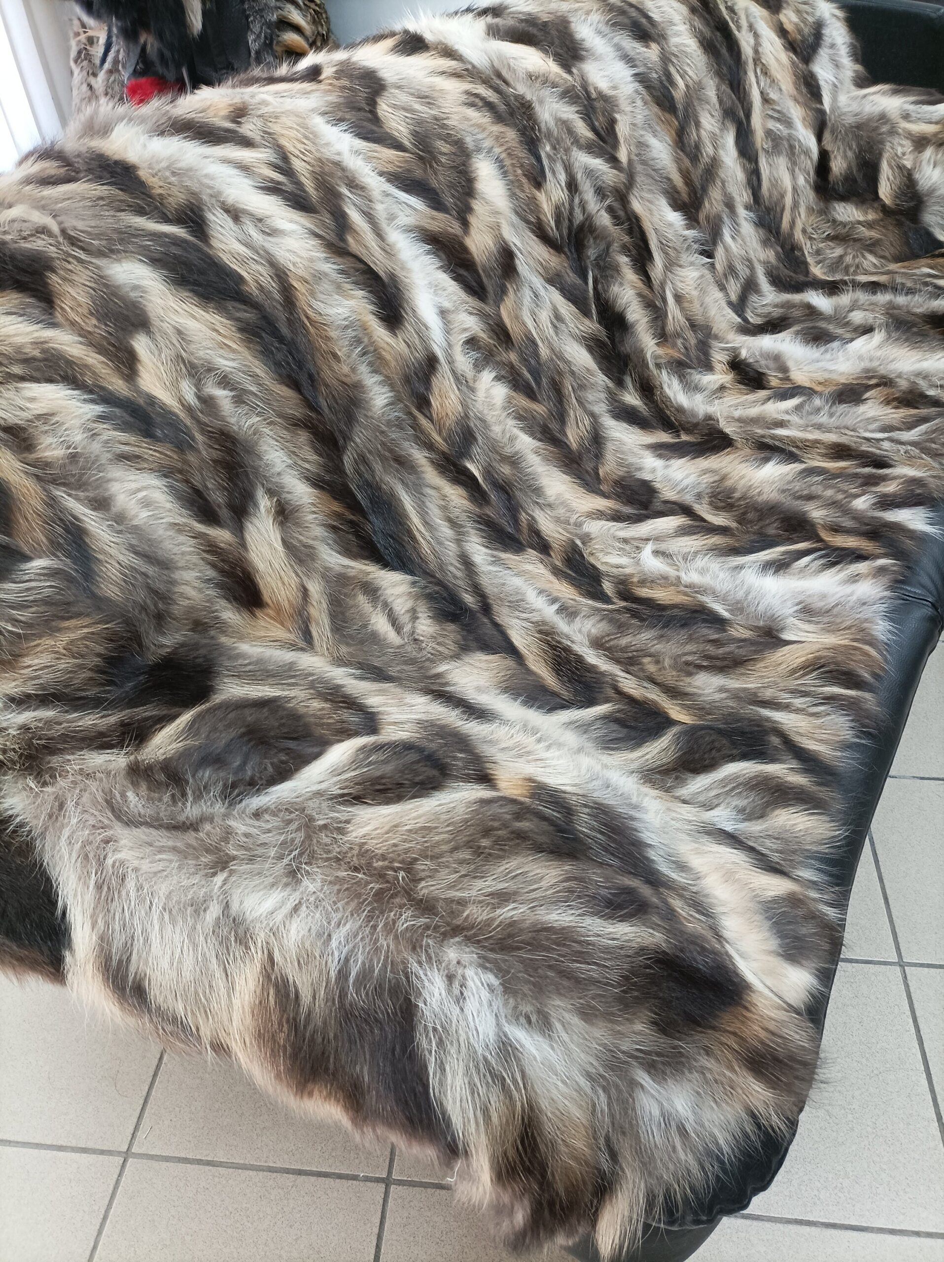 Real Finn raccoon fur blanket throw natural color, Home warmer - Image 2