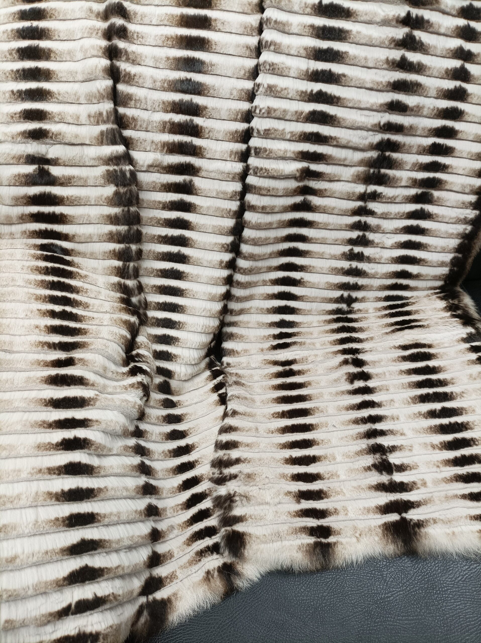 Real Rabbit fur shorn with patterns blanket throw, Home warmer - Image 6