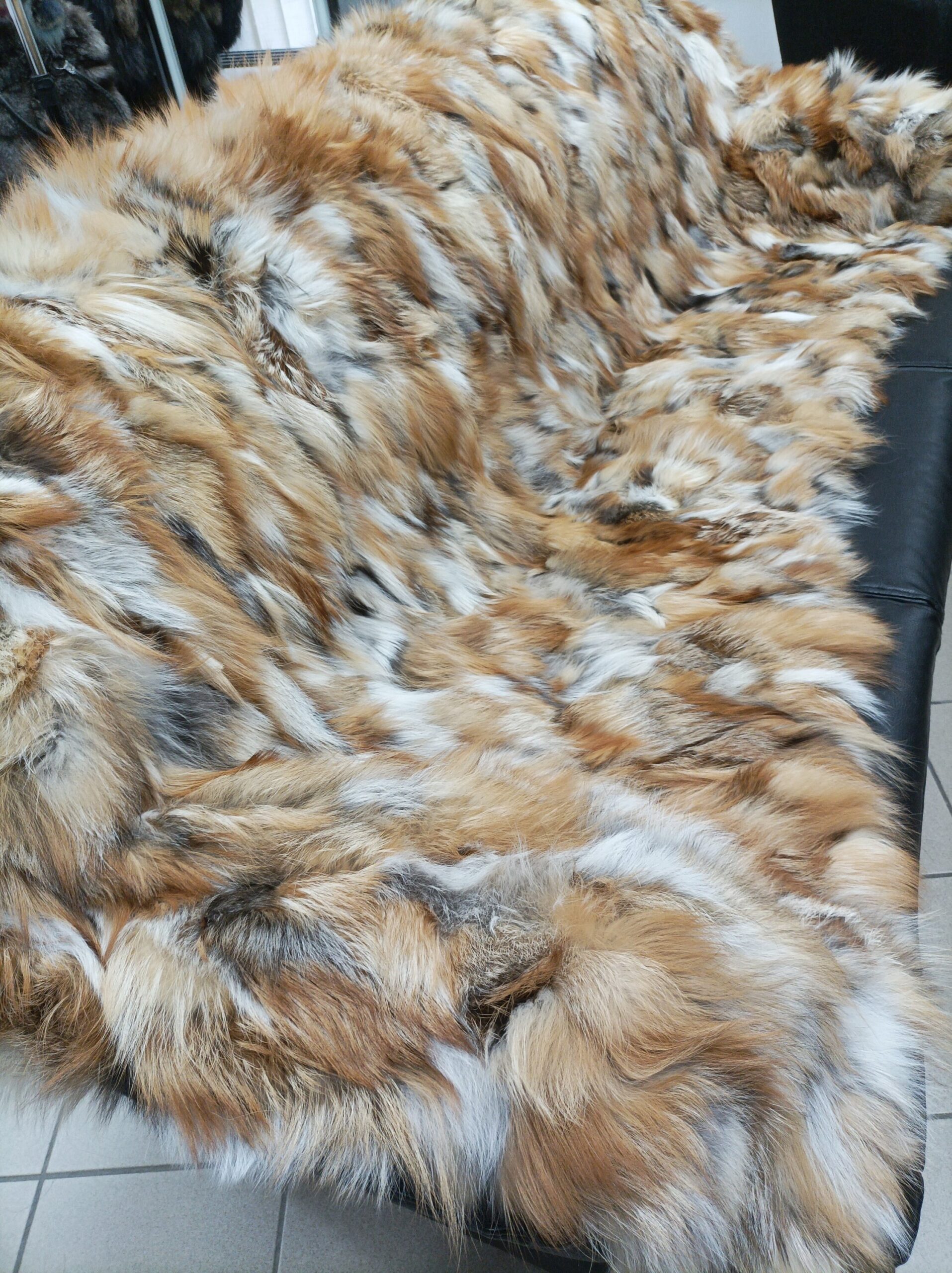 Real Fox fur blanket throw gold color, Home warmer - Image 4