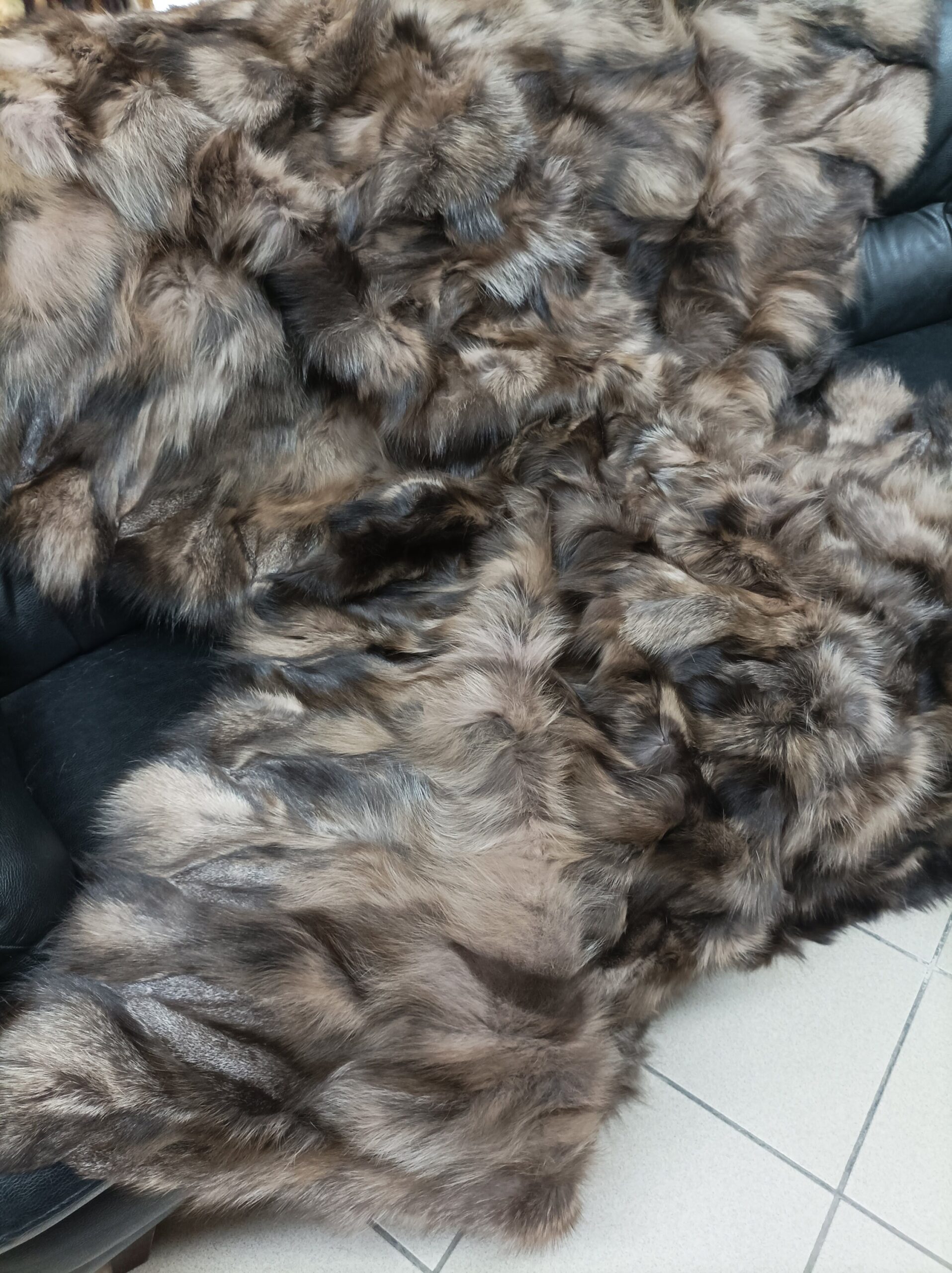 Real Fox Fur Blanket: Fluffy Soft Home Warmer Sofa Cover - Image 4