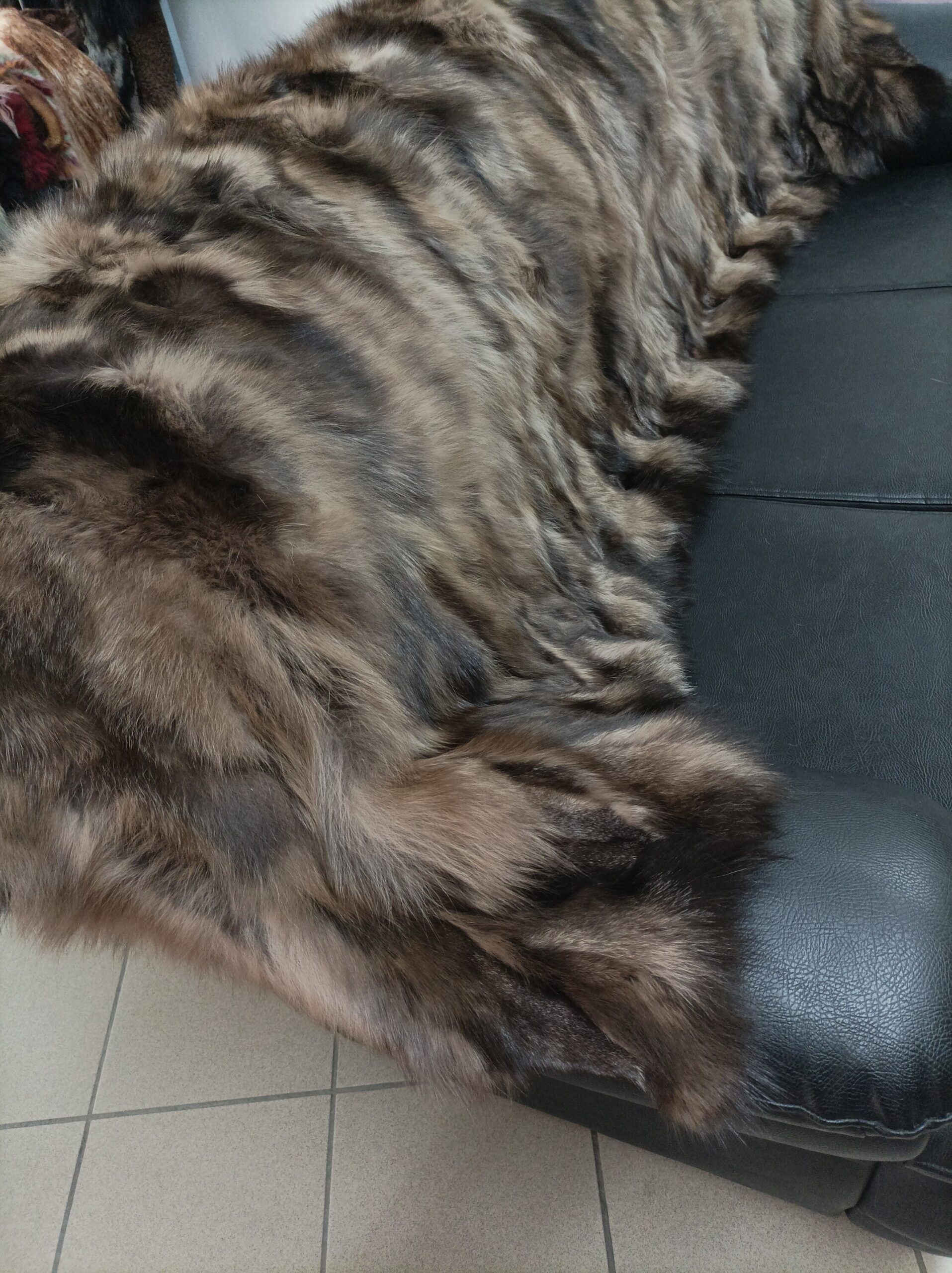 Real Fox Fur Blanket: Fluffy Soft Home Warmer Sofa Cover - Image 5