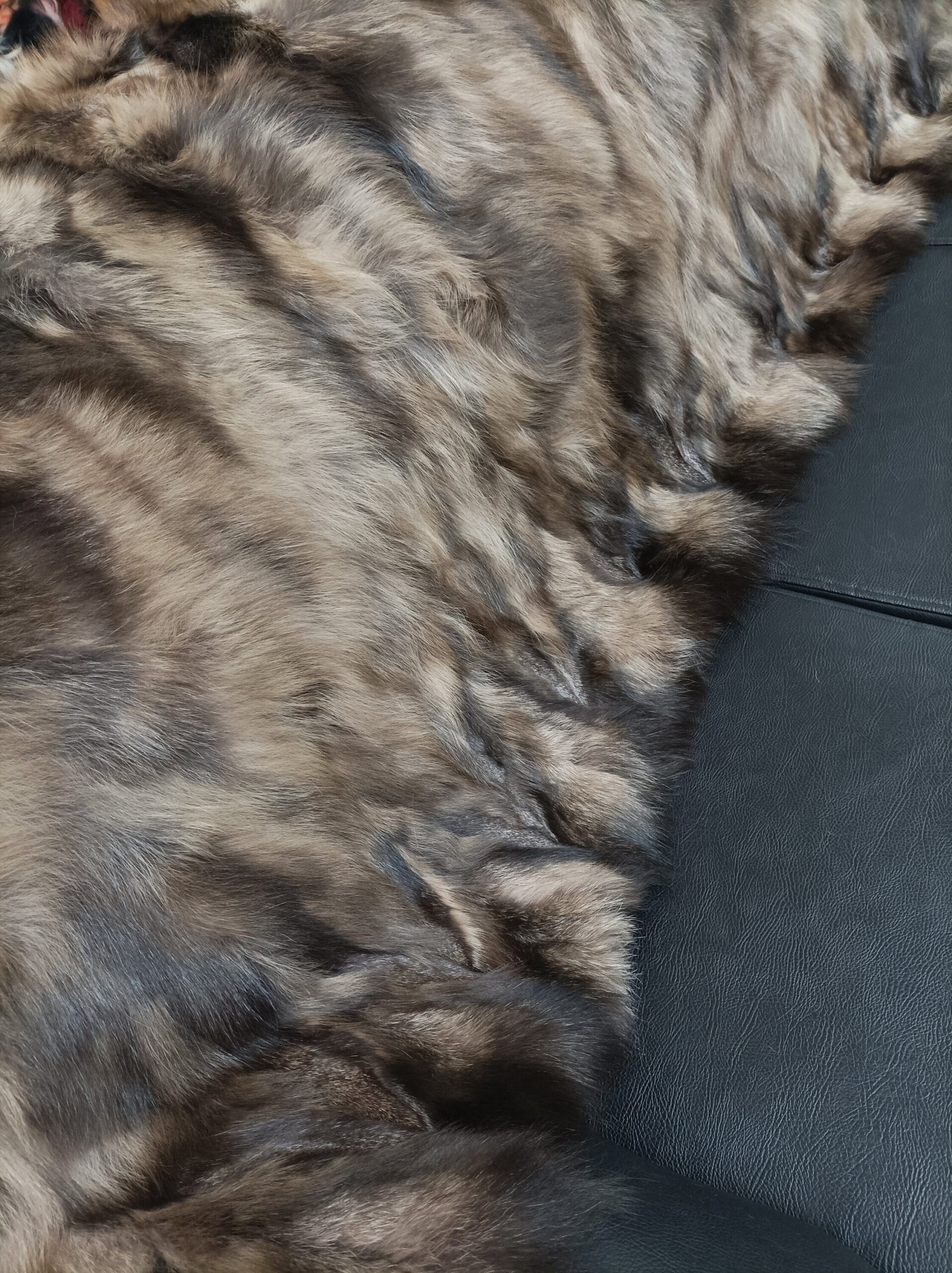 Real Fox Fur Blanket: Fluffy Soft Home Warmer Sofa Cover - Image 8
