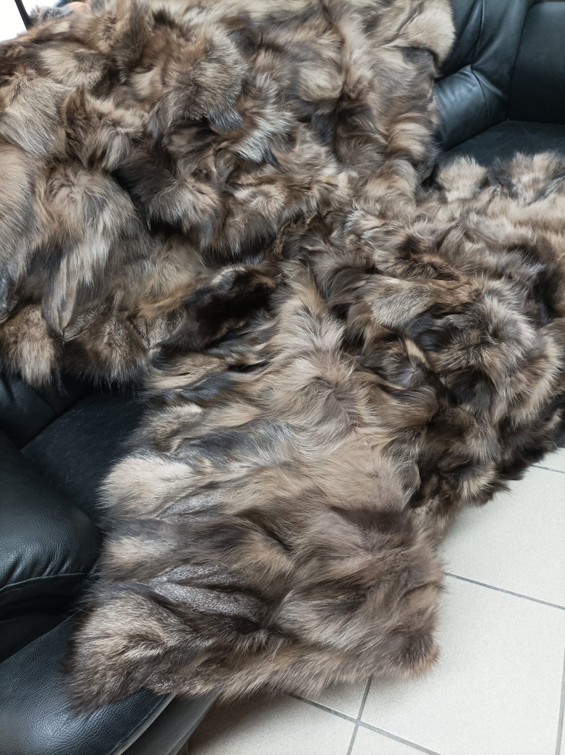 Real Fox Fur Blanket: Fluffy Soft Home Warmer Sofa Cover - Image 10