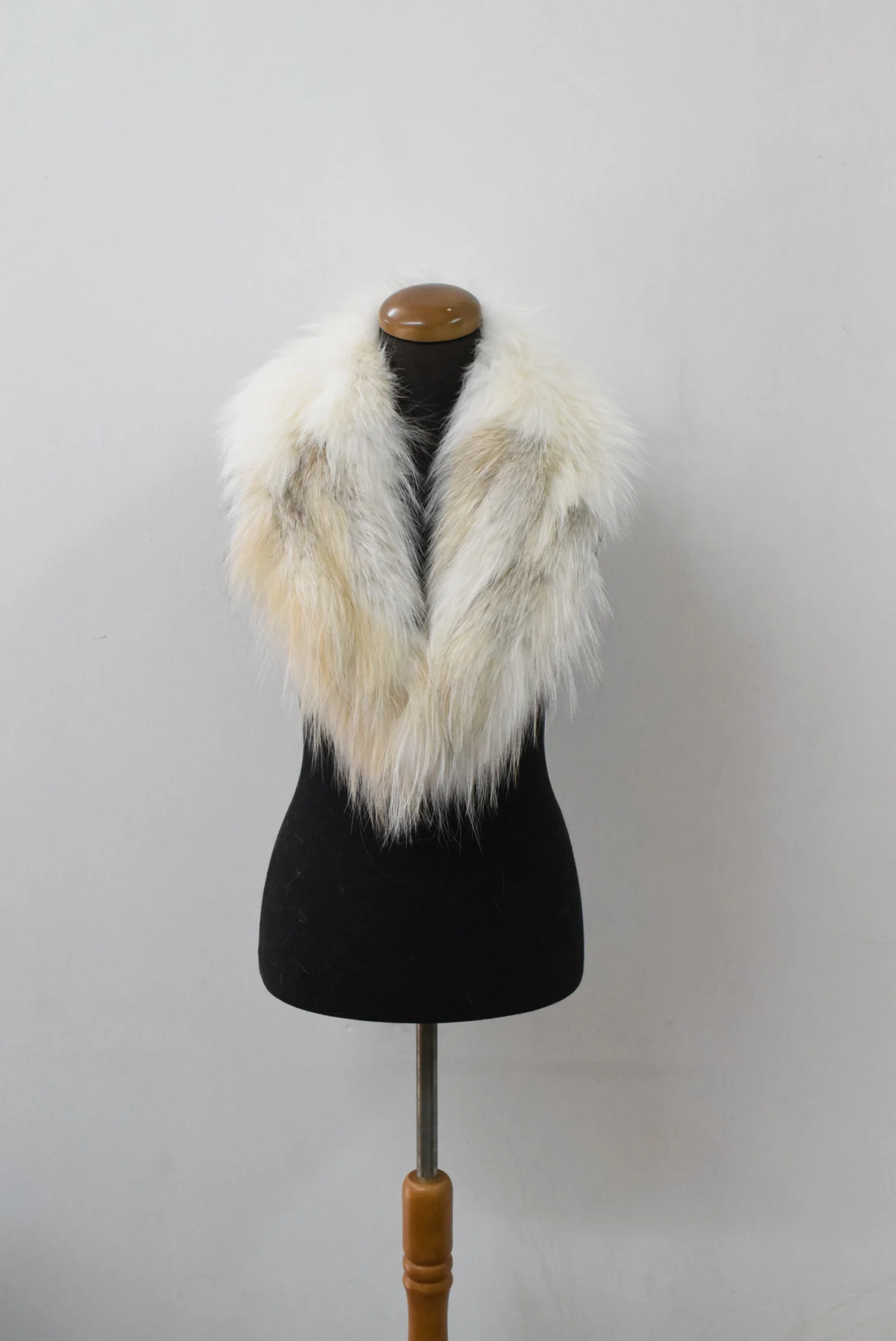 Fox Fur Collar: Golden Winter Coat Accessory