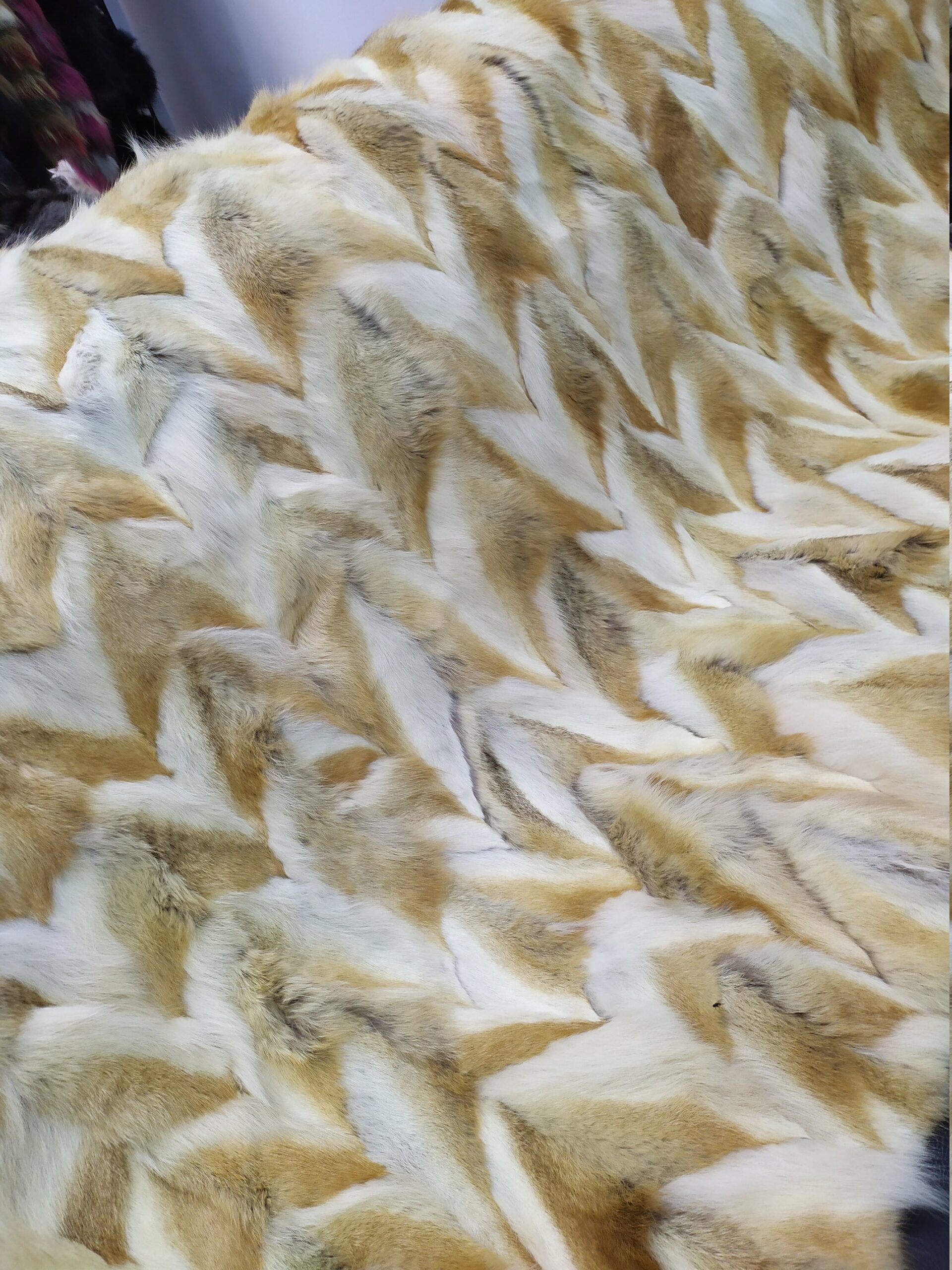 Real Coyote fur blanket throw Natural color, Home warmer - Image 4