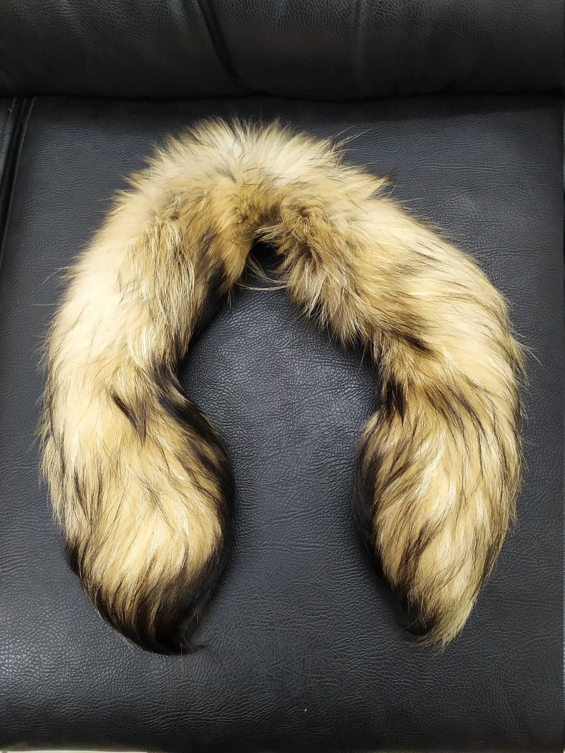 Real Finn Raccoon Fur Hood Trim - Natural Color Fur Scarf (73cm)