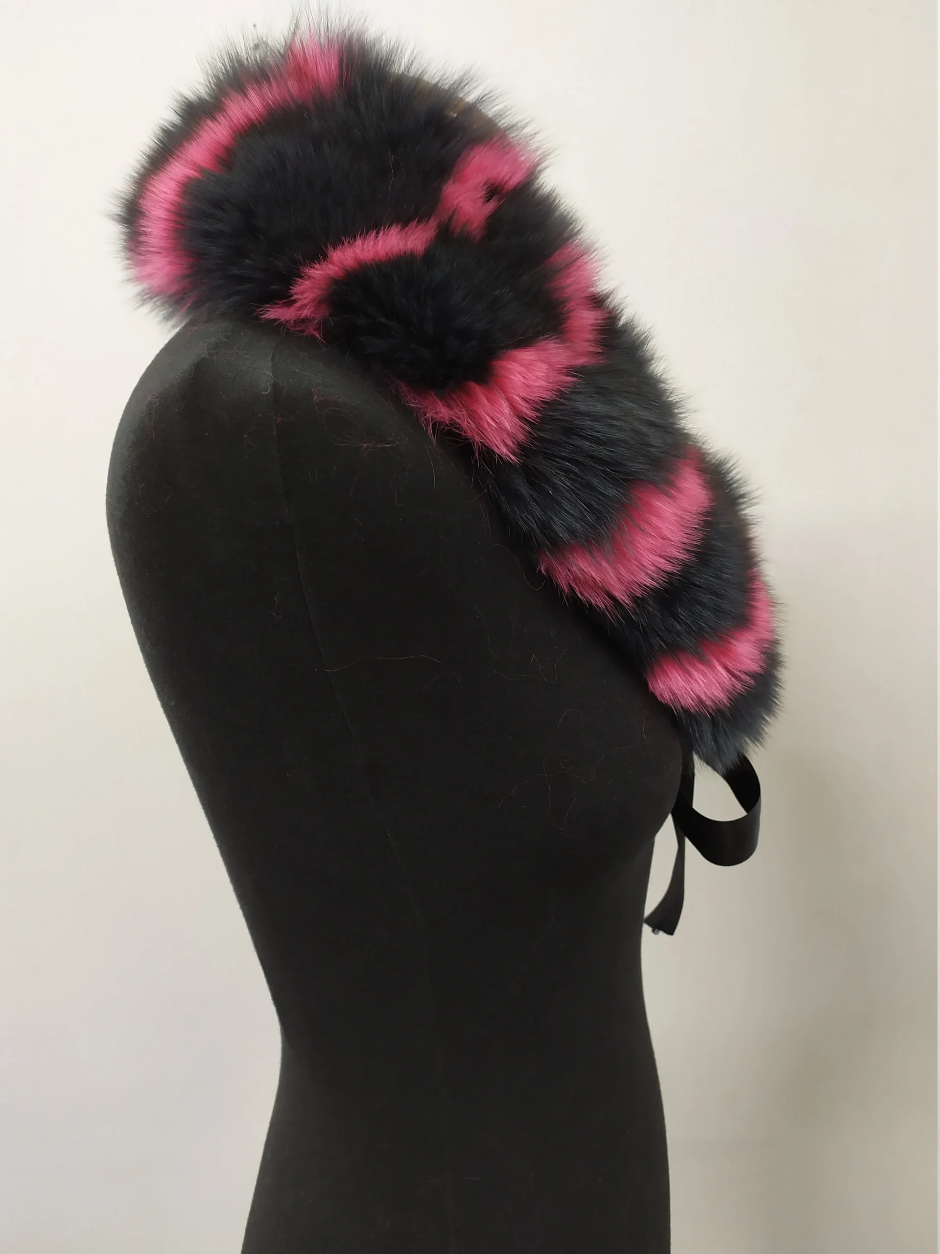 Real Fox Fur Collar: Winter Coat Accessory - Image 4