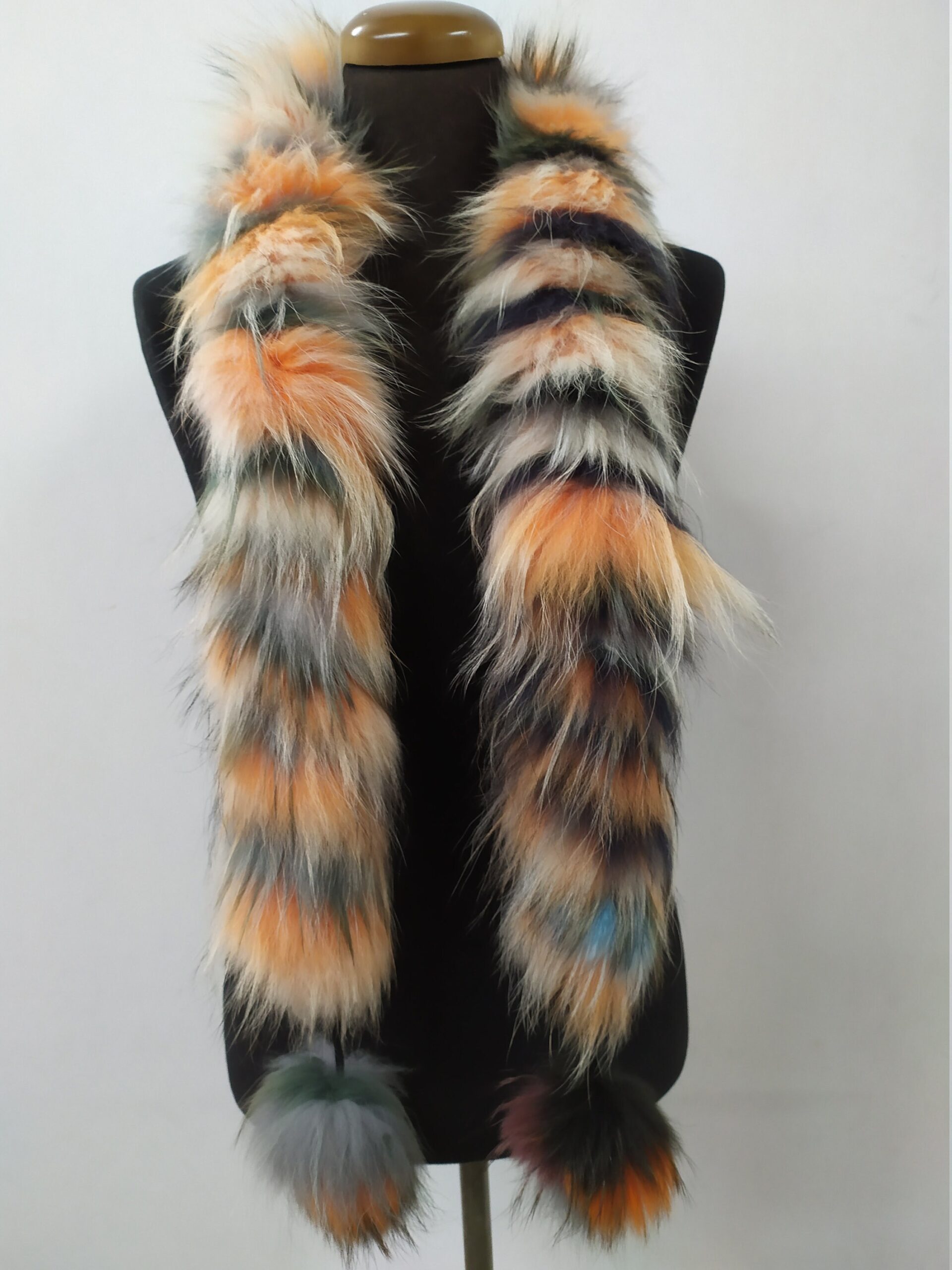 Fur finn Raccoon multicolor pon pon design scarf fluffy and thick quality. - Image 4