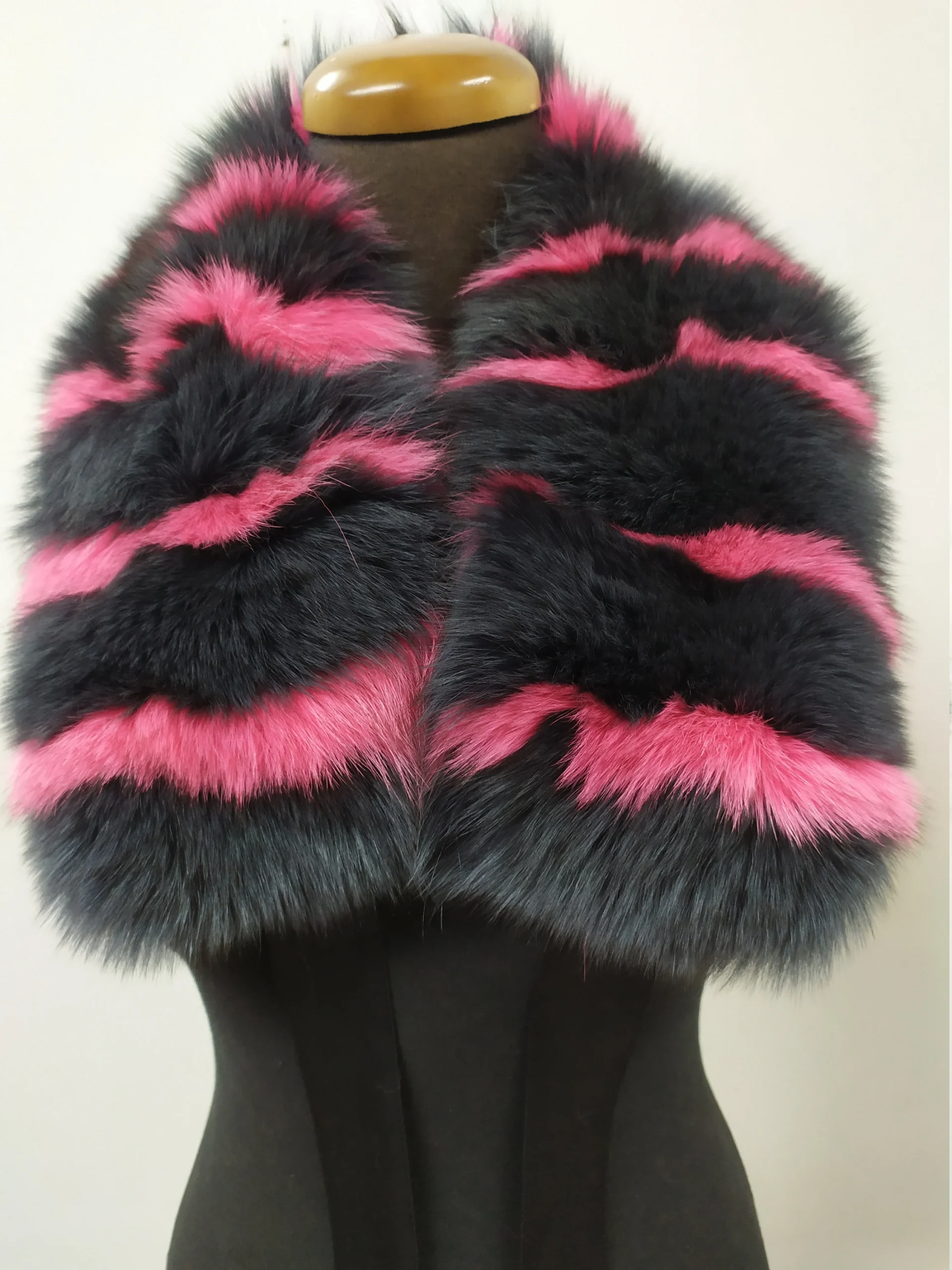 Real Fox Fur Collar: Winter Coat Accessory - Image 6