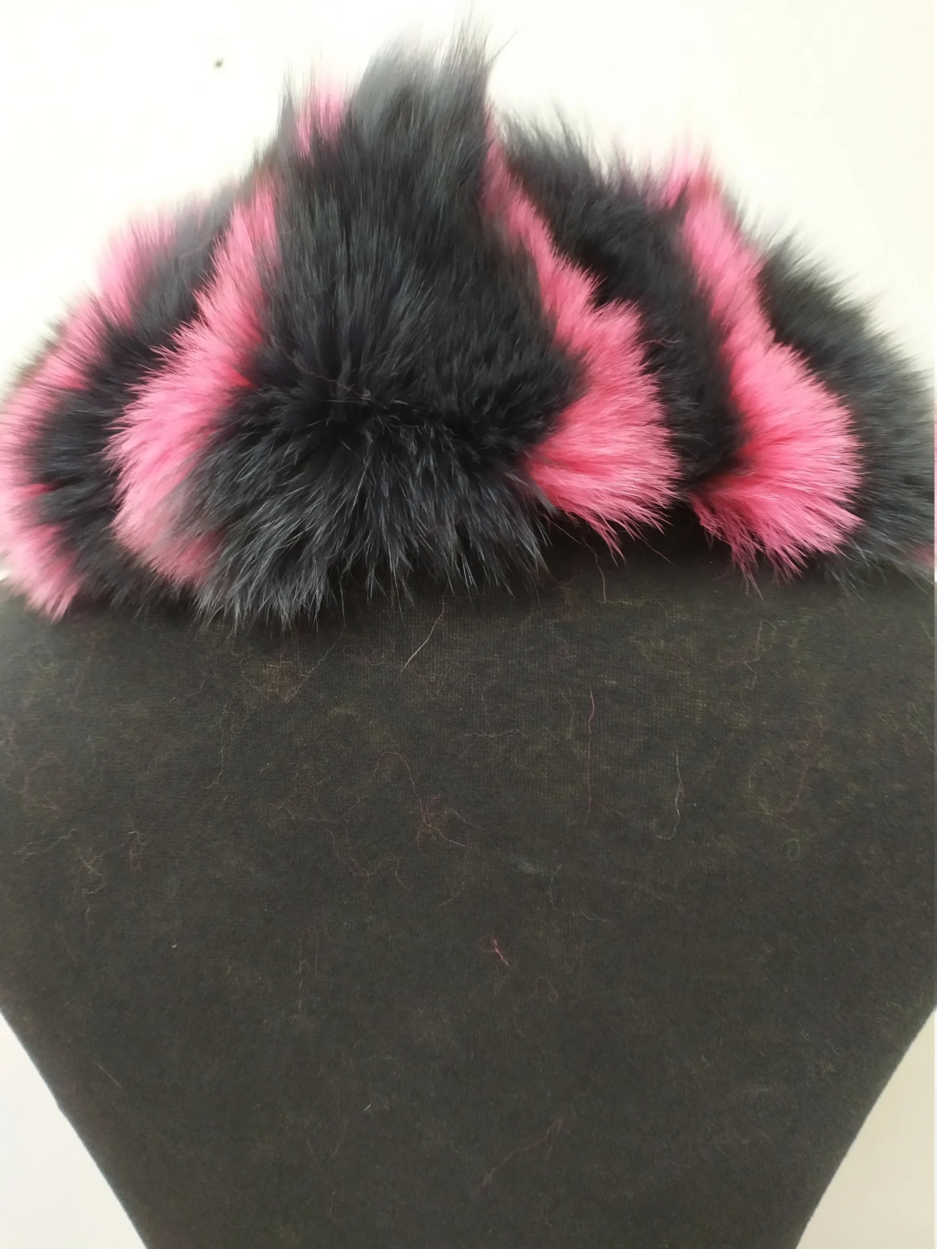 Real Fox Fur Collar: Winter Coat Accessory - Image 2