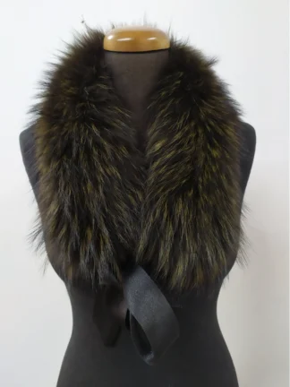 Finn Raccoon Fur Collar: Dark Green Winter Coat Accessory