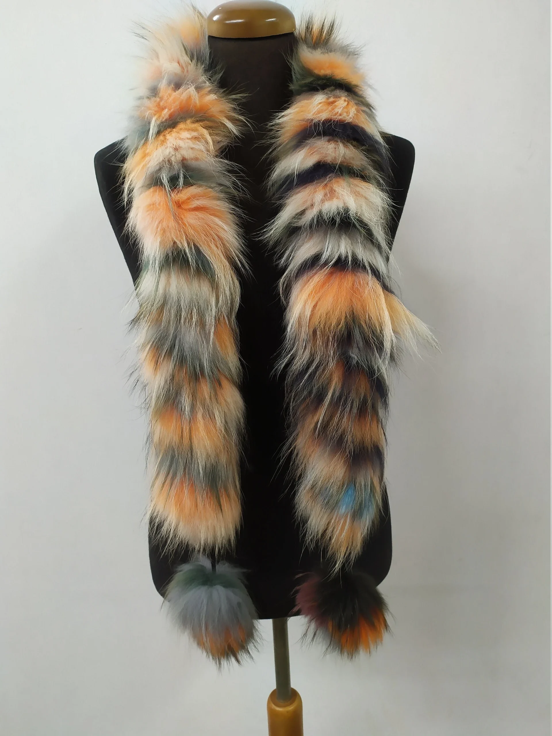 Fur finn Raccoon multicolor pon pon design scarf fluffy and thick quality. - Image 3