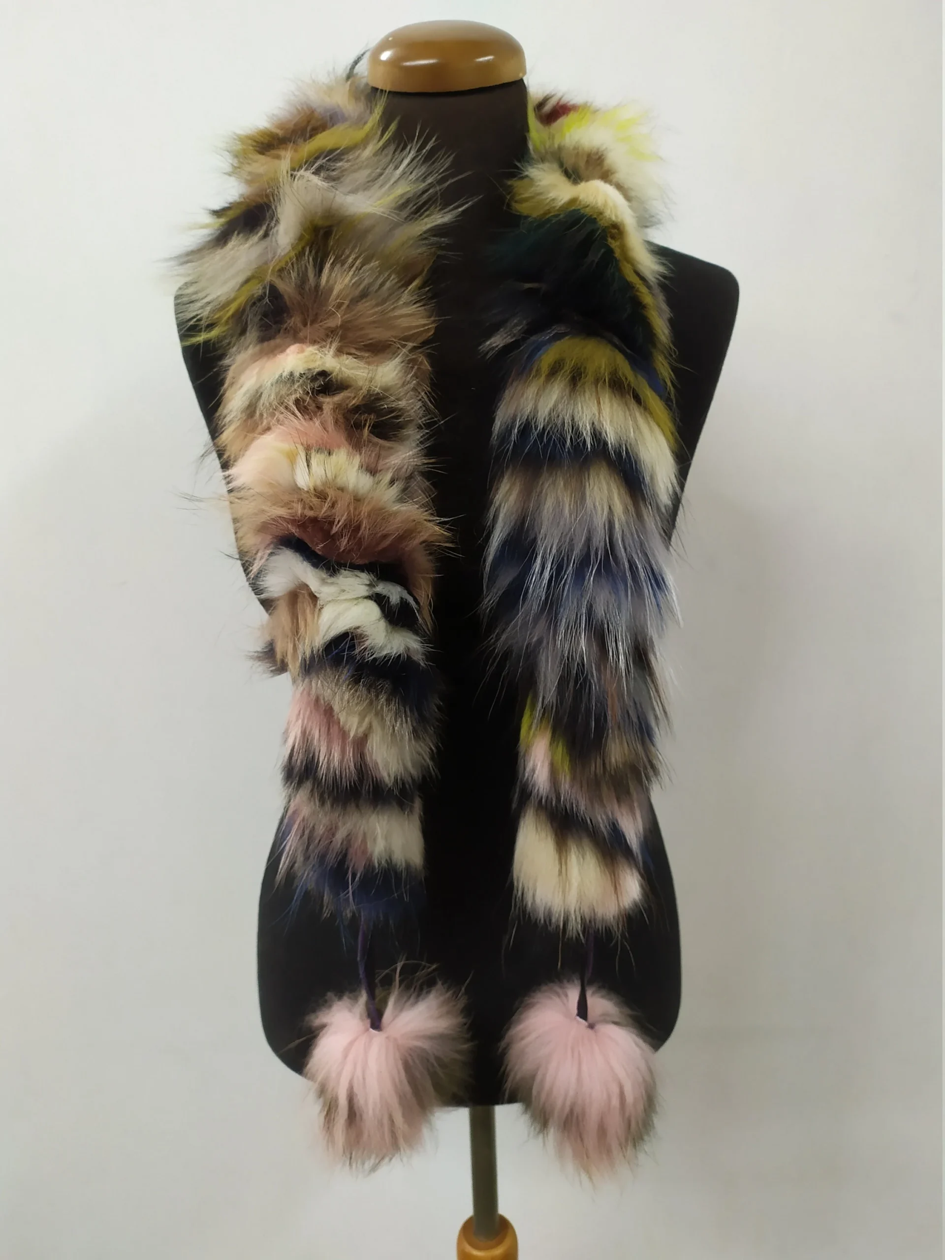 Fur finn Raccoon multicolor pon pon design scarf fluffy and thick quality. - Image 3