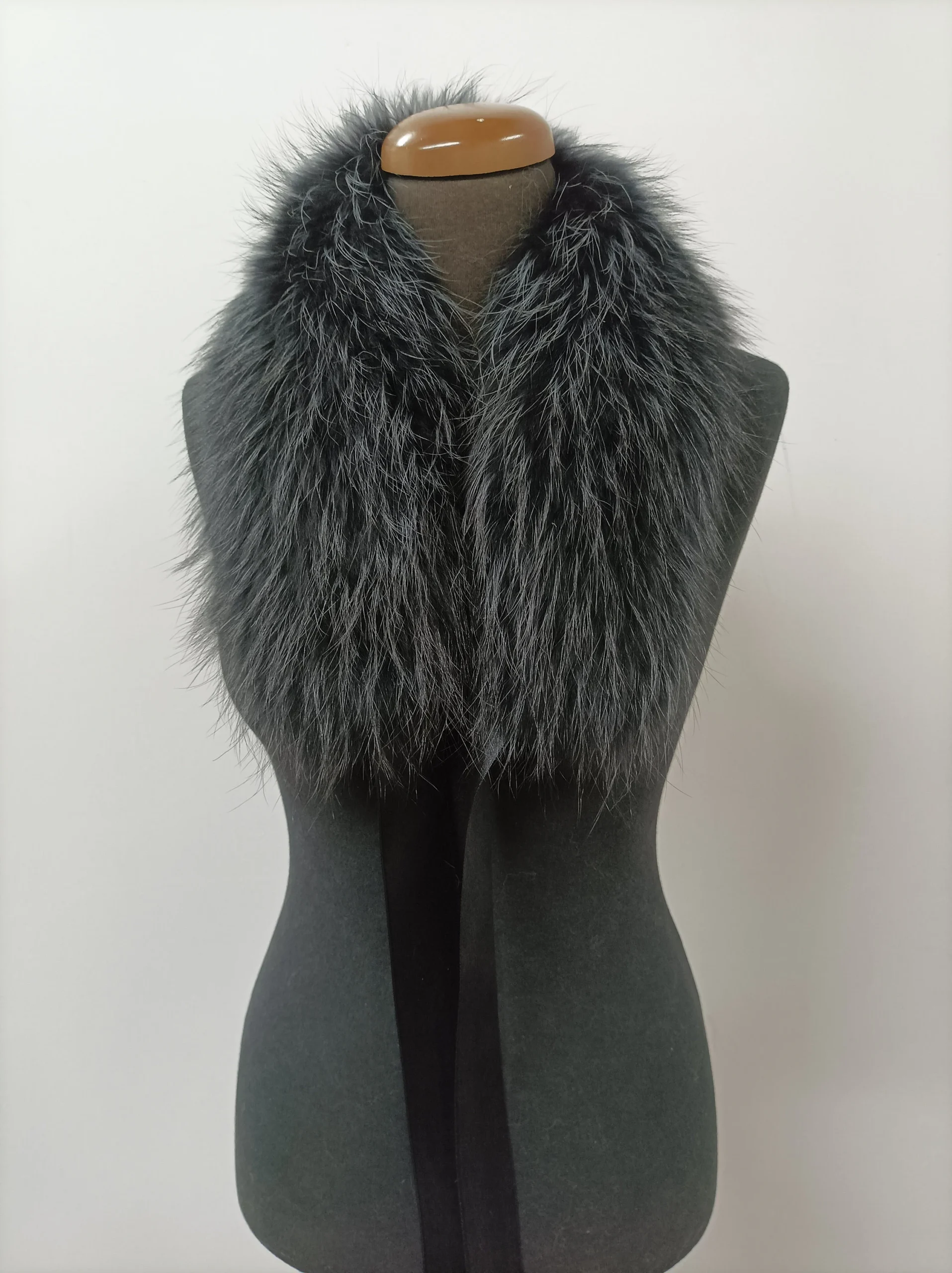 Finn Raccoon Fur Collar, High Quality Winter Coat Accessory - Image 3