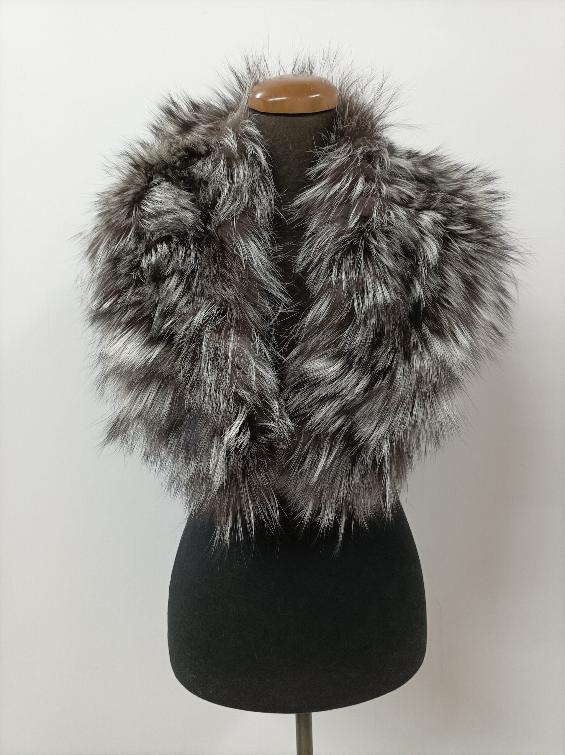 Fur Fox high quality fur Silver color, coat winter accessories