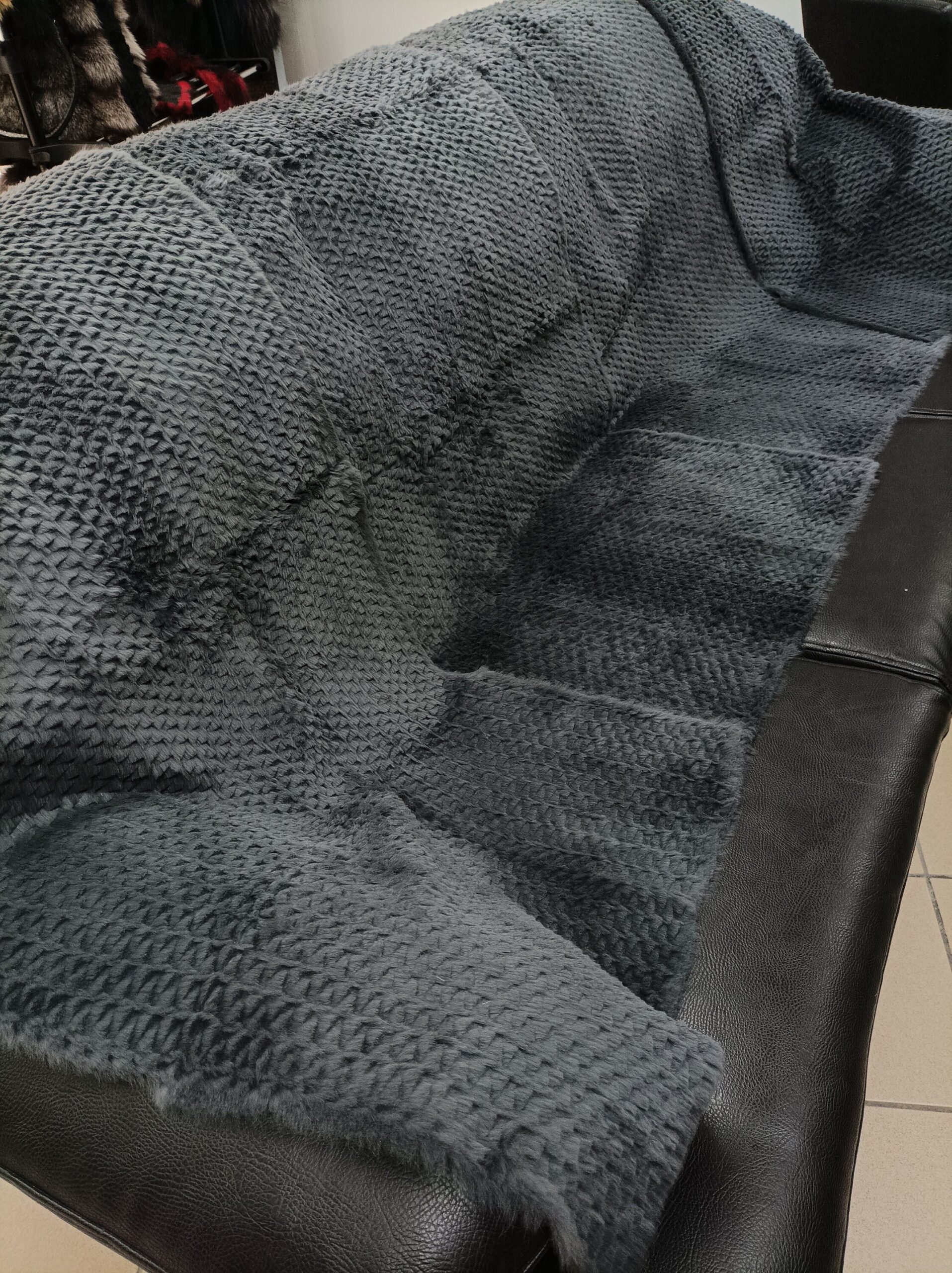 Real Rabbit fur shorn with patterns blanket throw gray dark-anthracite color, Home warmer - Image 4