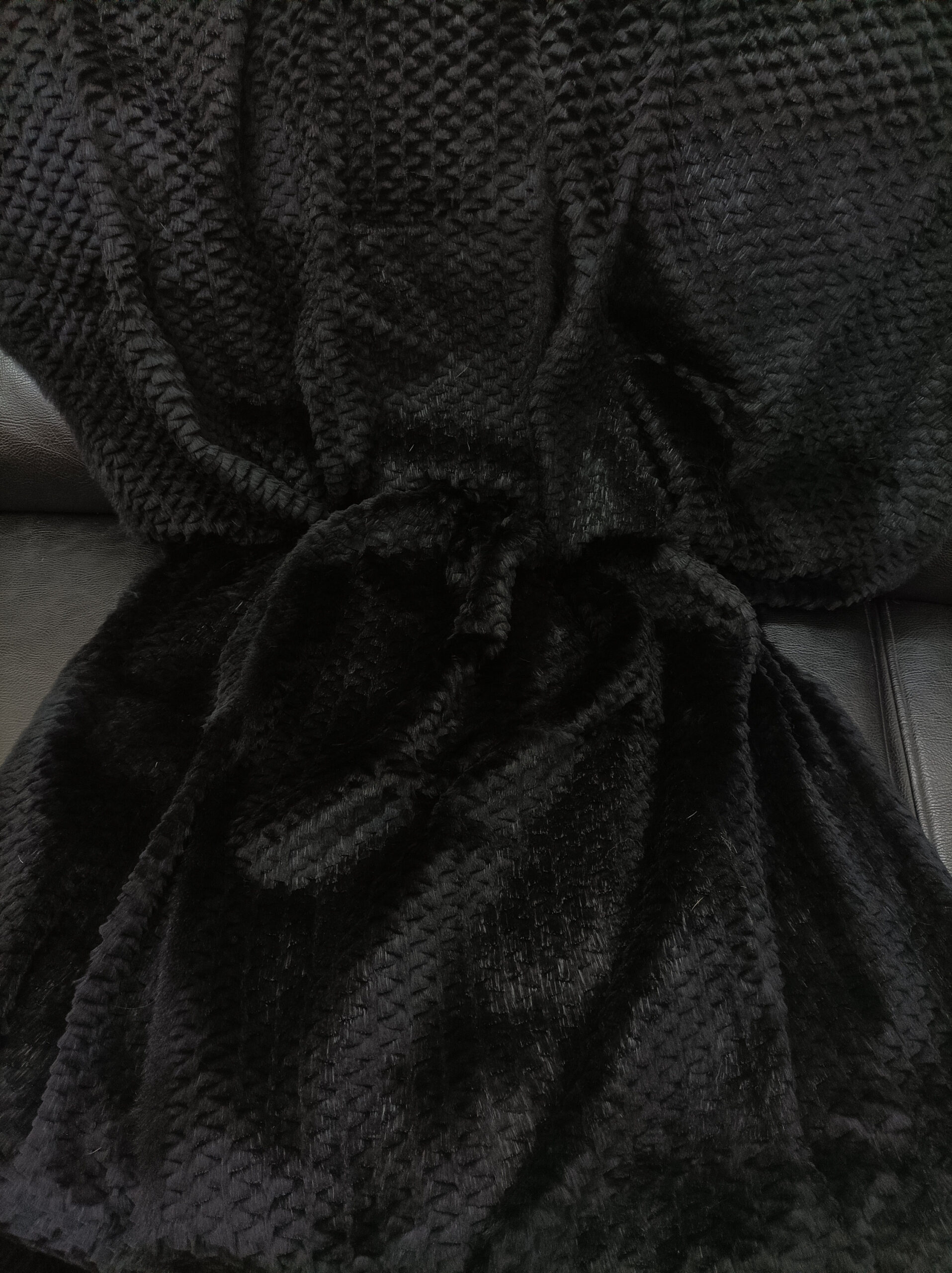 Real Rabbit fur shorn with patterns blanket throw black color, Home warmer - Image 4