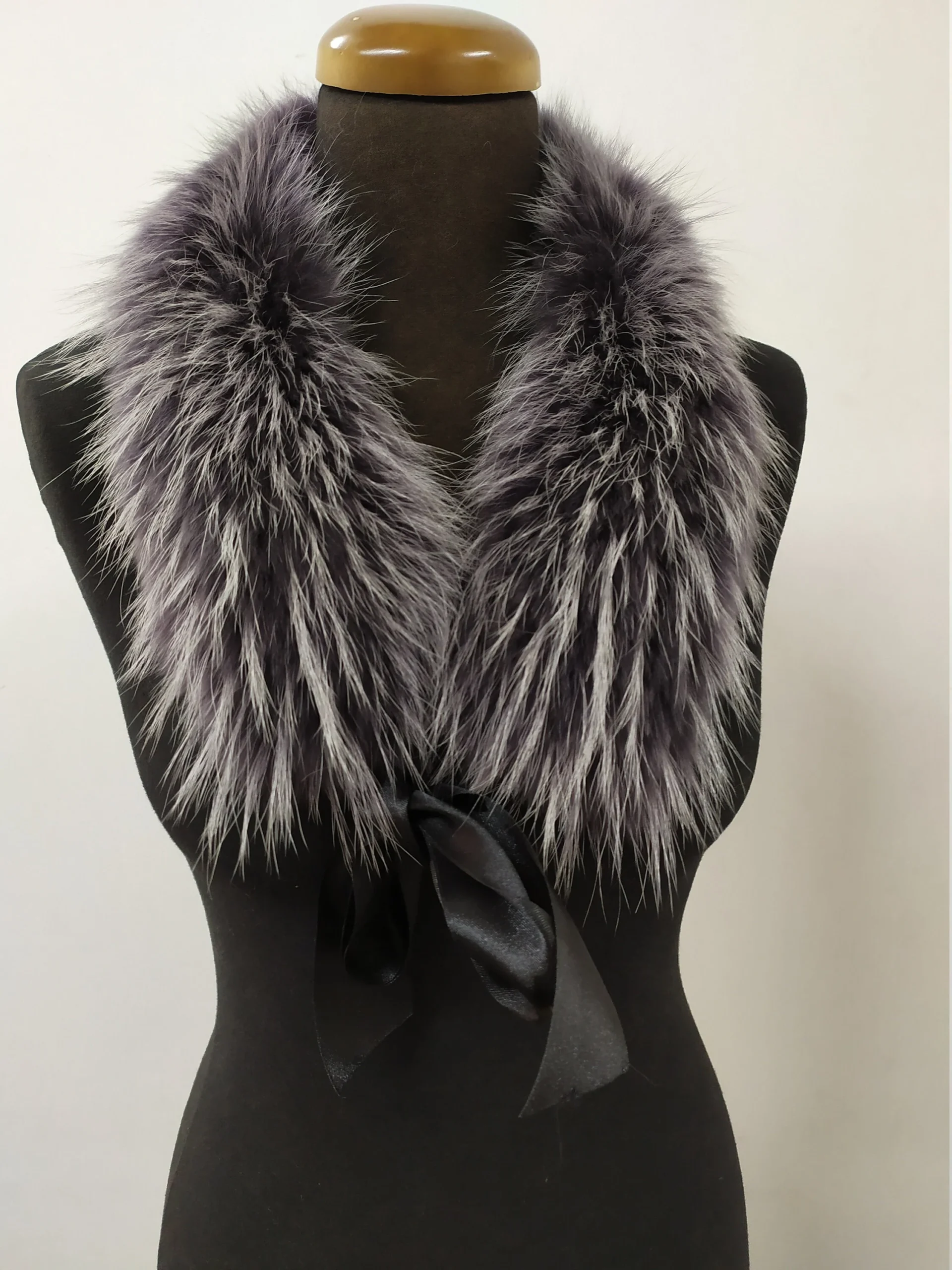 Gray Finn Raccoon Fur Collar: Natural Winter Coat Accessory