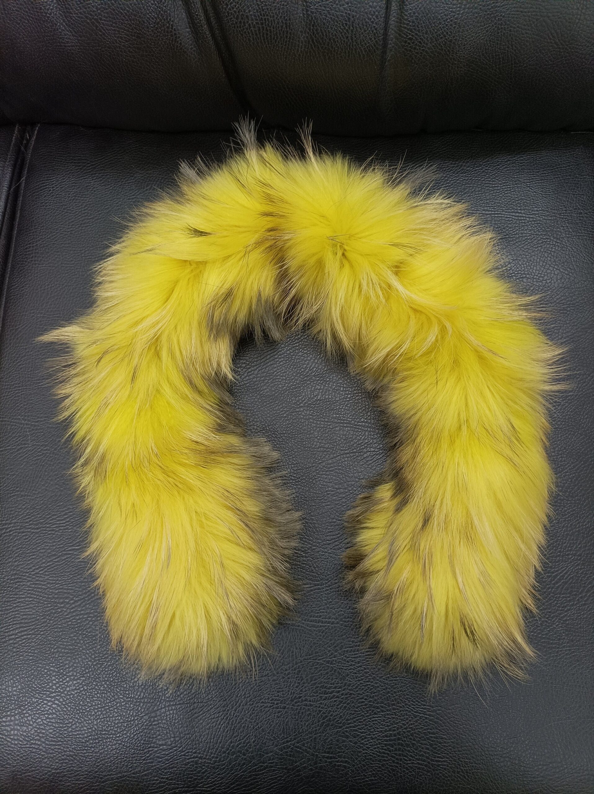 Yellow Finn Raccoon Fur Hood Trim: 73cm Fur Scarf - Image 4