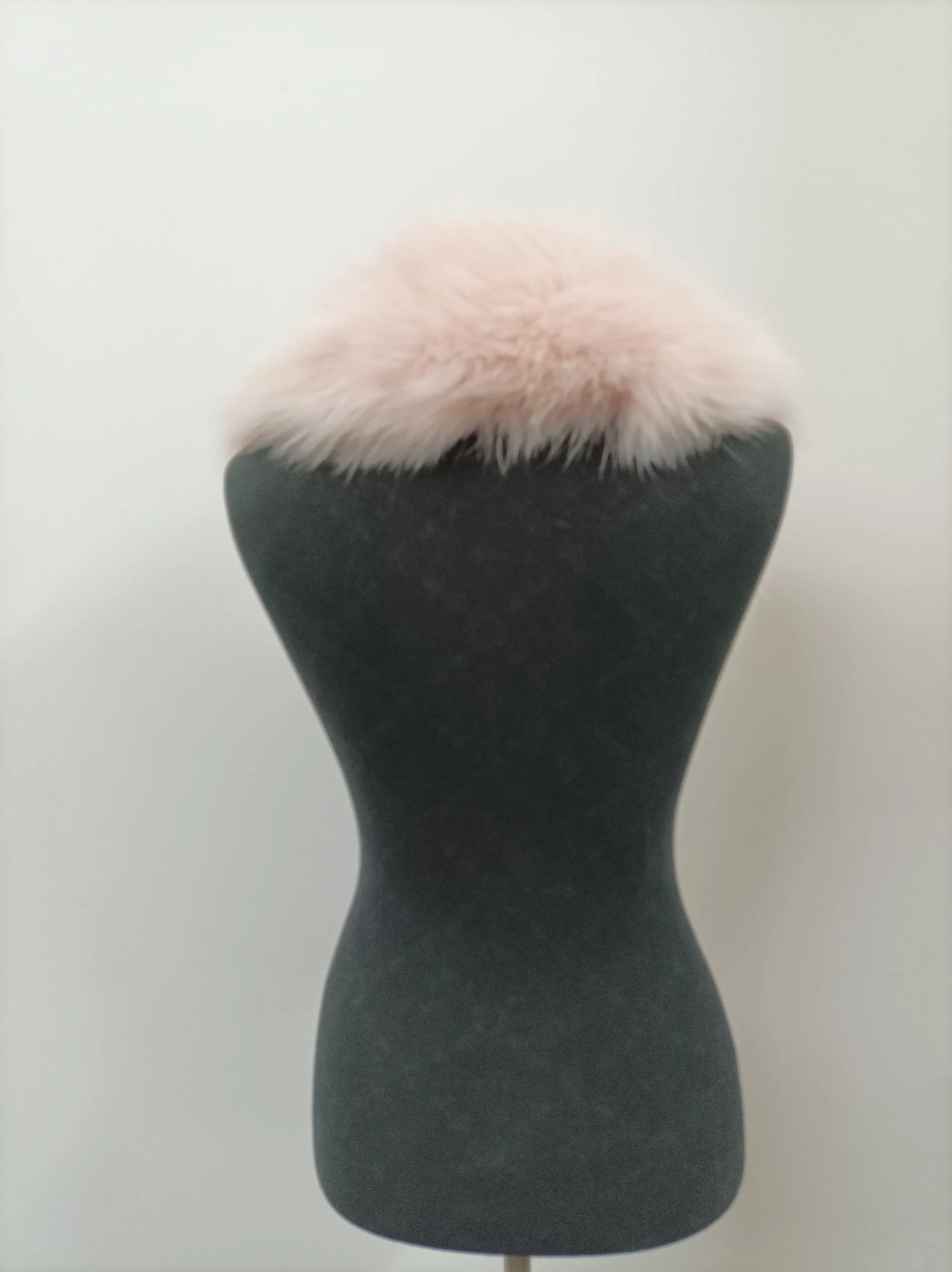 Pink Fox Fur Collar: Winter Coat Accessory - Image 5
