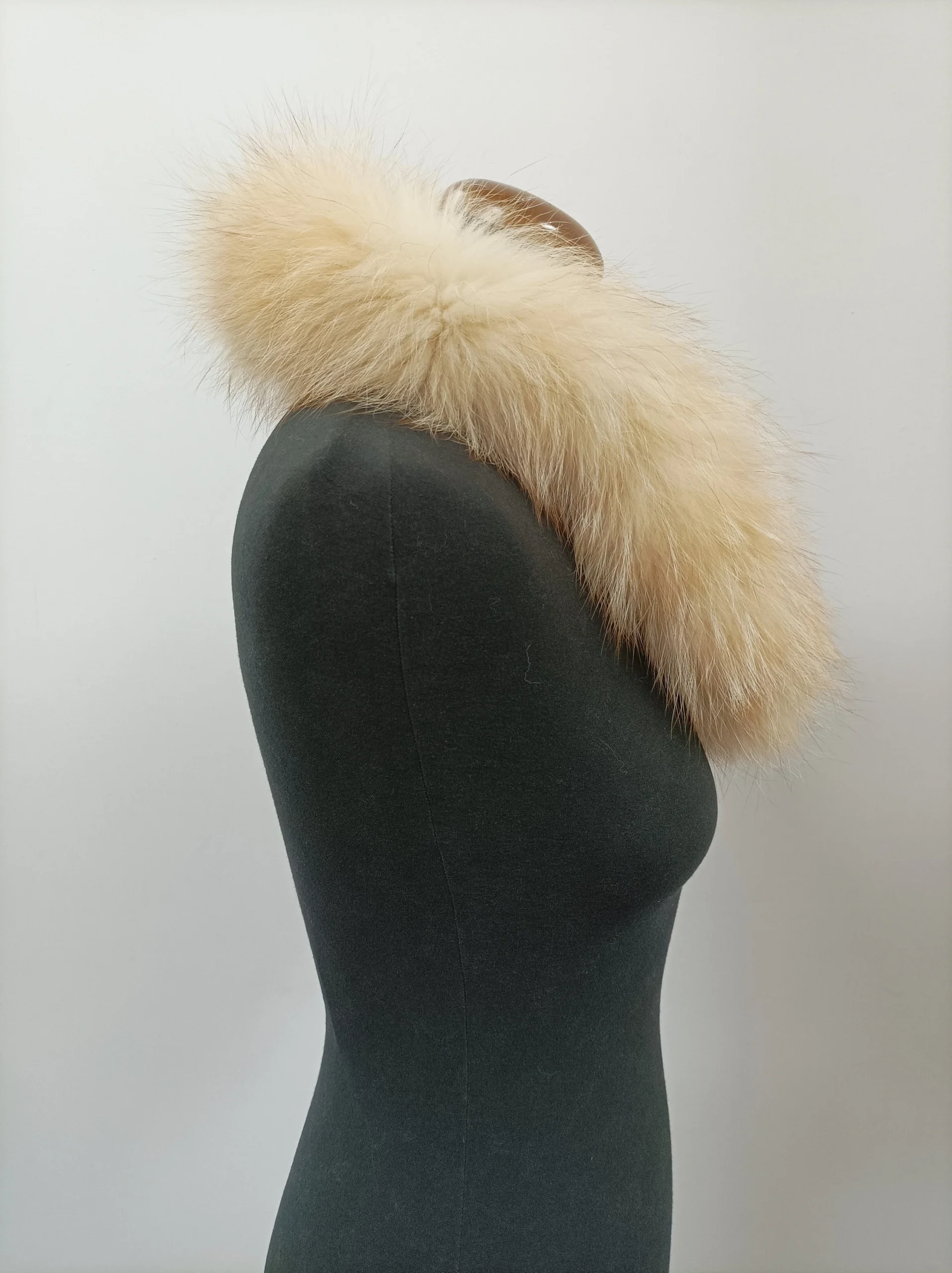 Real Fox Fur Hood Trim: Gold Fur Scarf Collar (73cm) - Image 3
