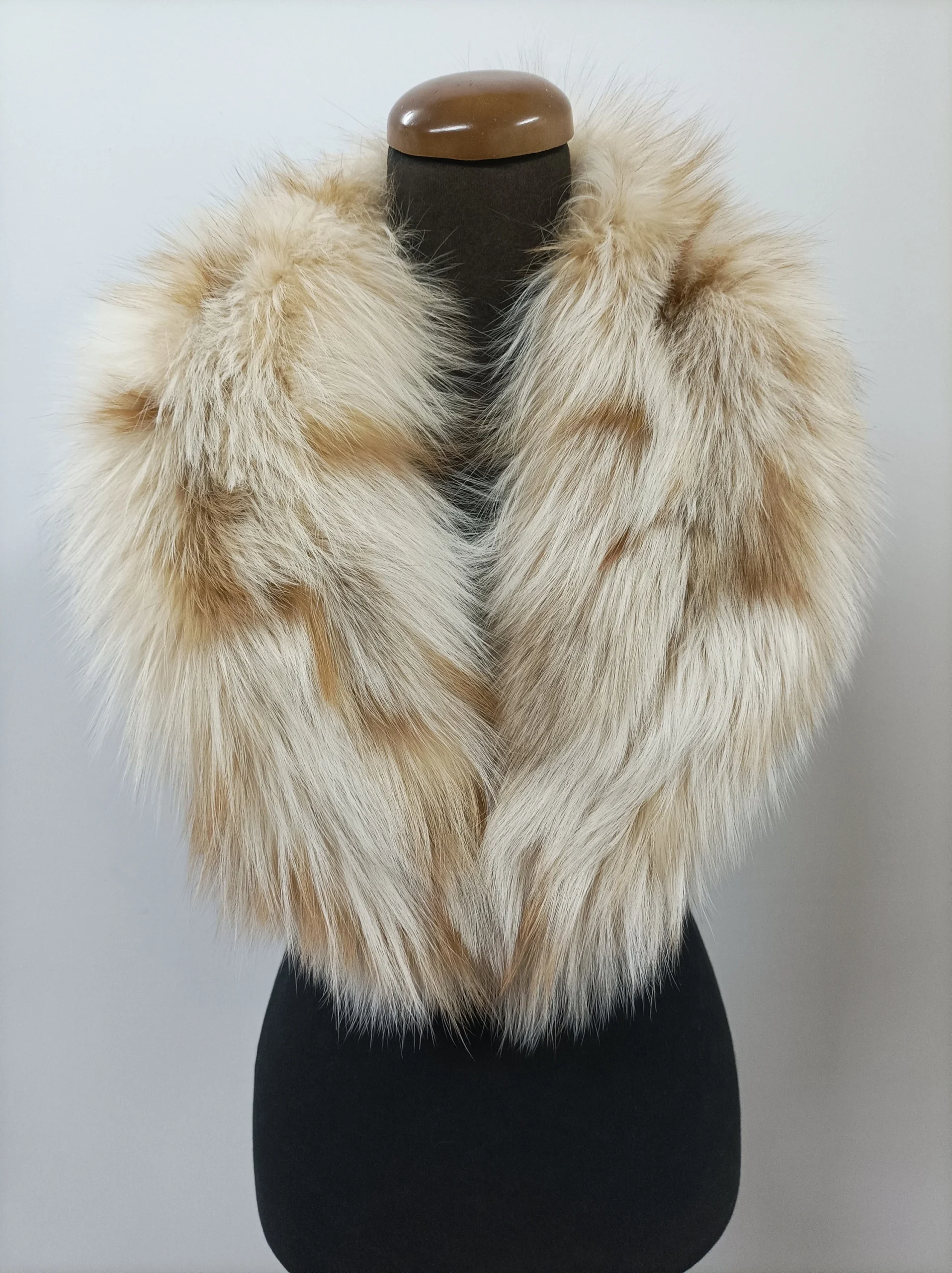 Real Fox Fur Collar: Winter Coat Accessory - Image 5