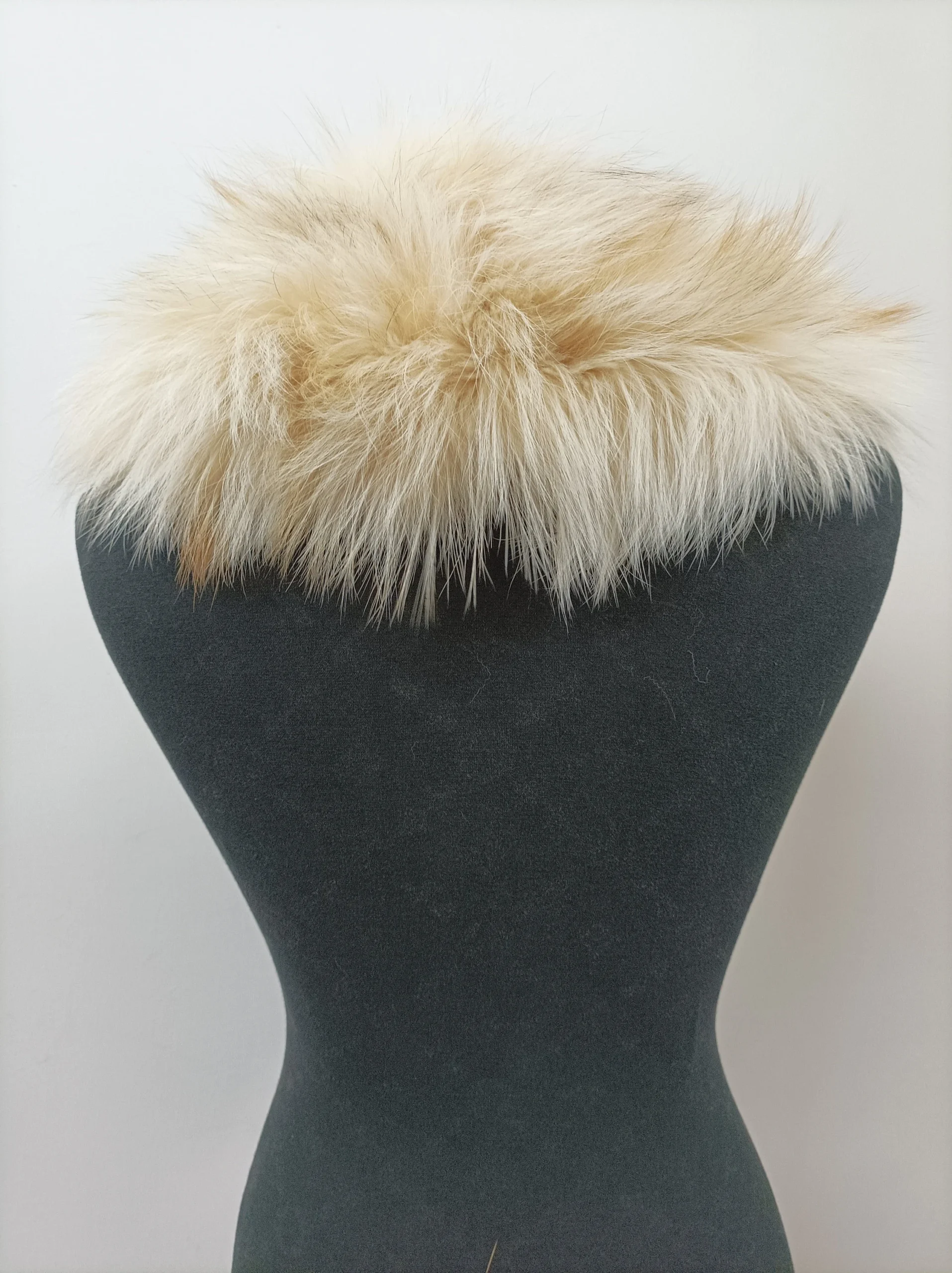 Real Fox Fur Collar: Winter Coat Accessory - Image 6