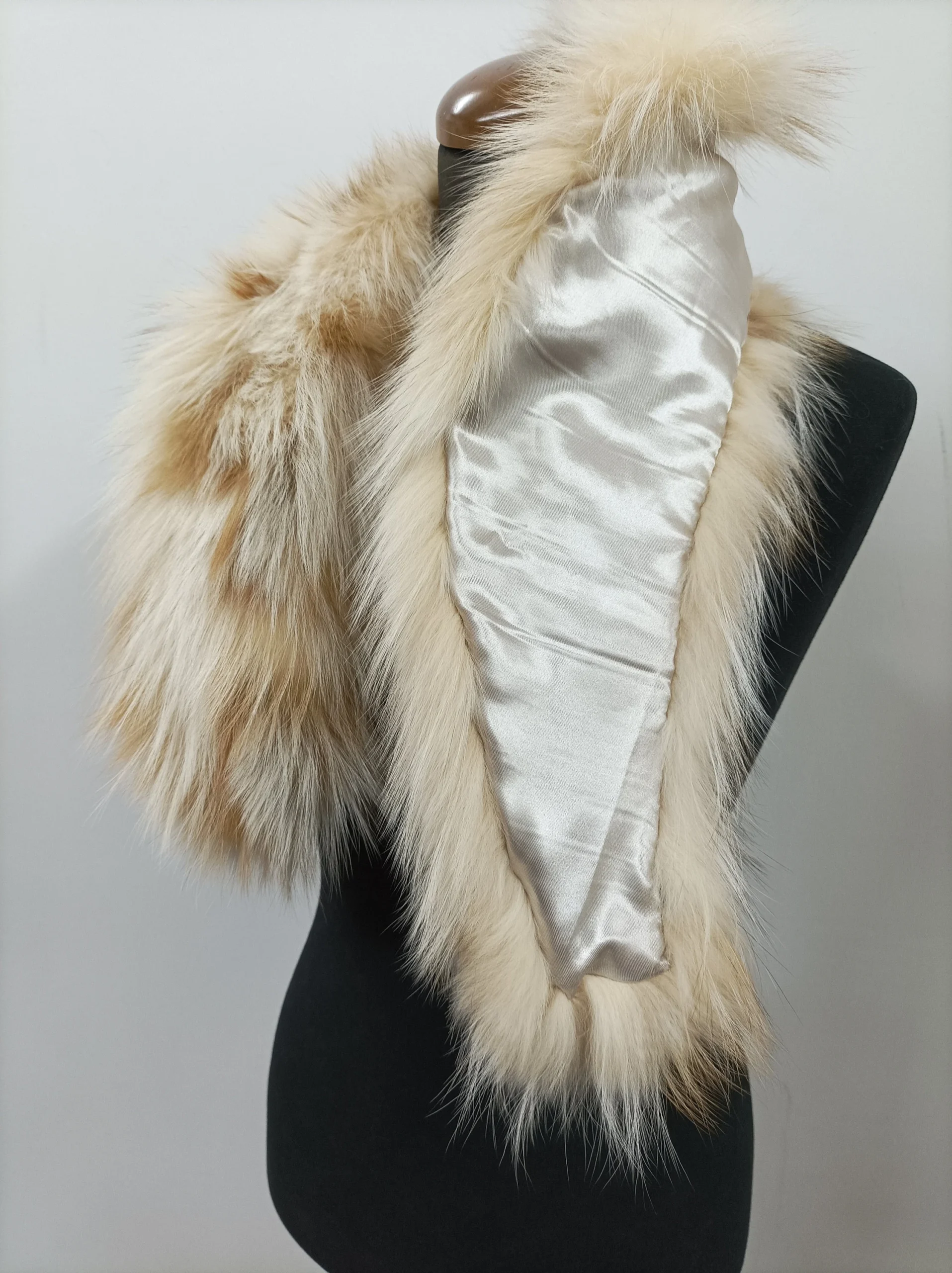 Real Fox Fur Collar: Winter Coat Accessory - Image 7