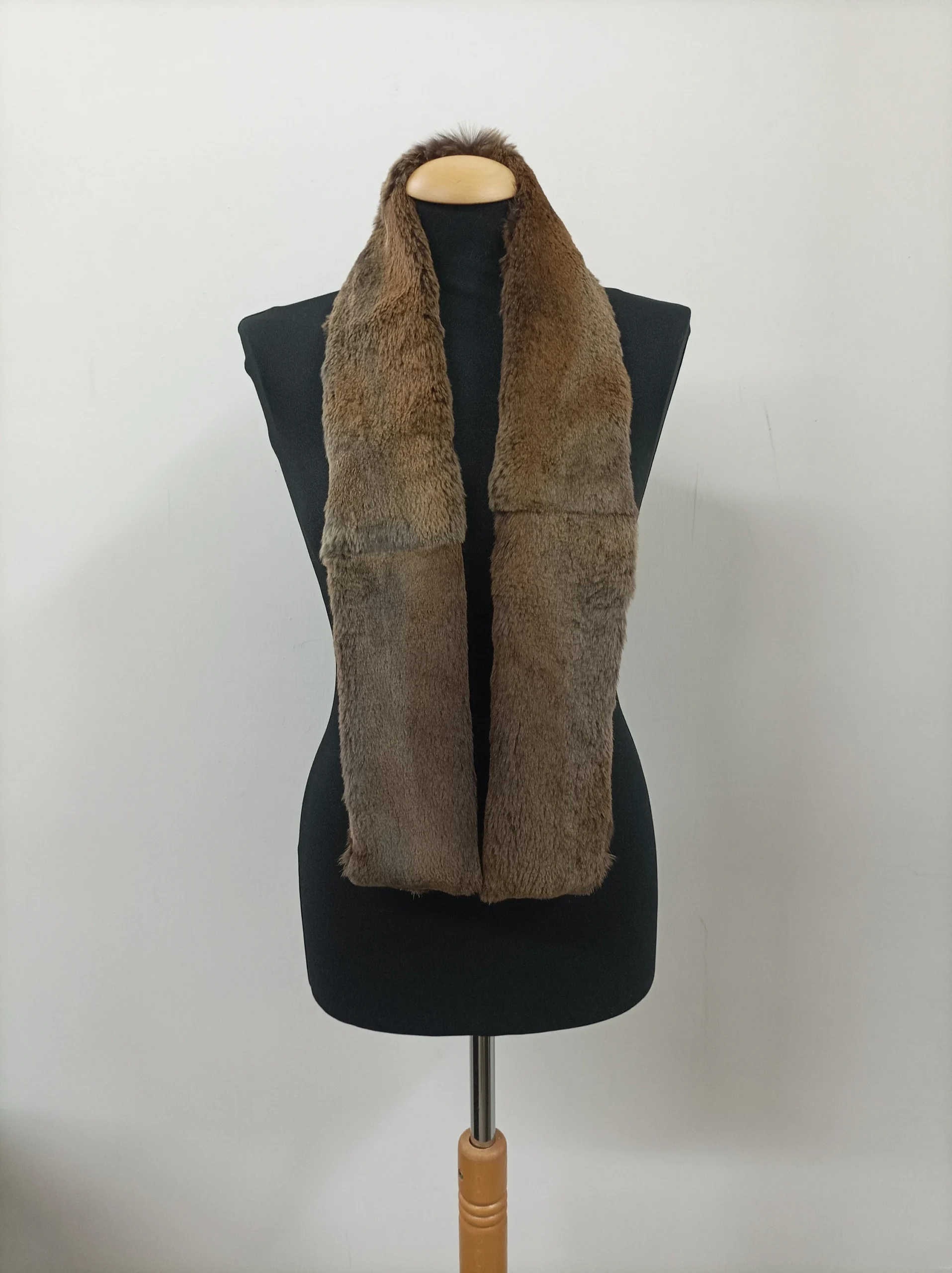 Real Rabbit Fur Scarf: Unisex Winter Accessory - Image 5