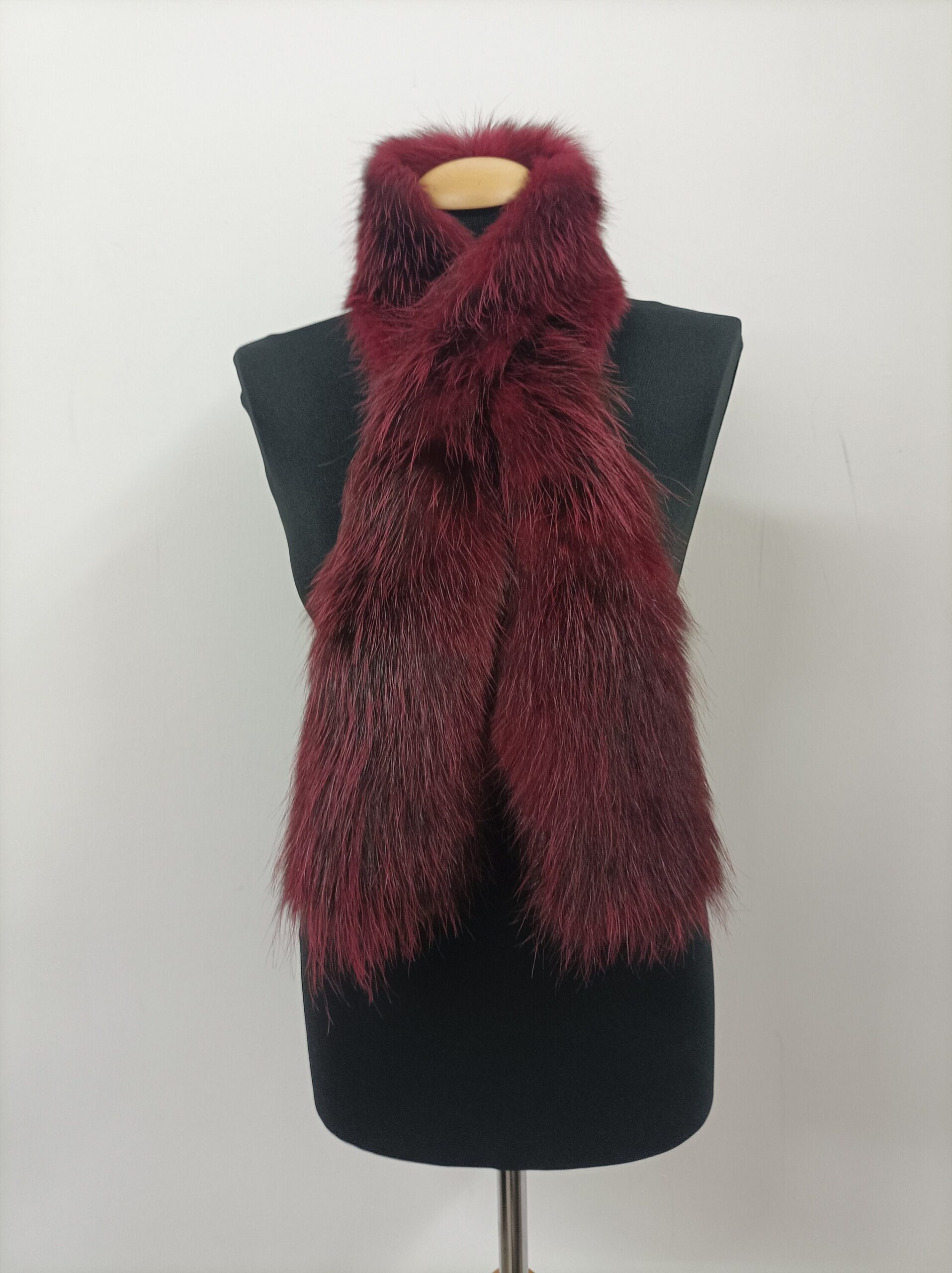 Finn Raccoon Fur Scarf: Unisex Winter Warmer