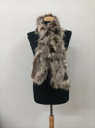 Finn Raccoon Fur Scarf: Unisex Winter Warmer