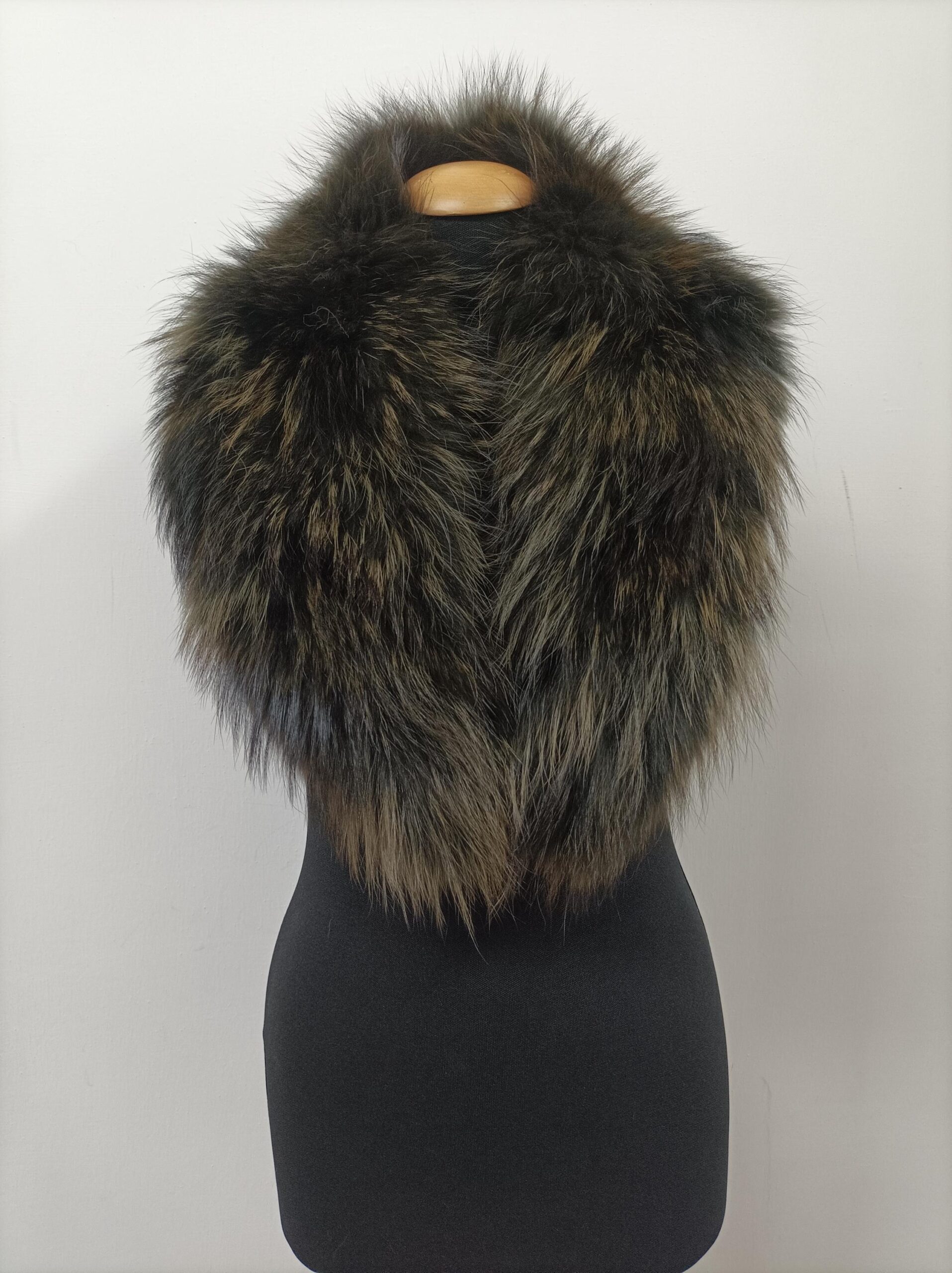 Finn Raccoon Fur Collar, Coat Winter Accessory - Image 3