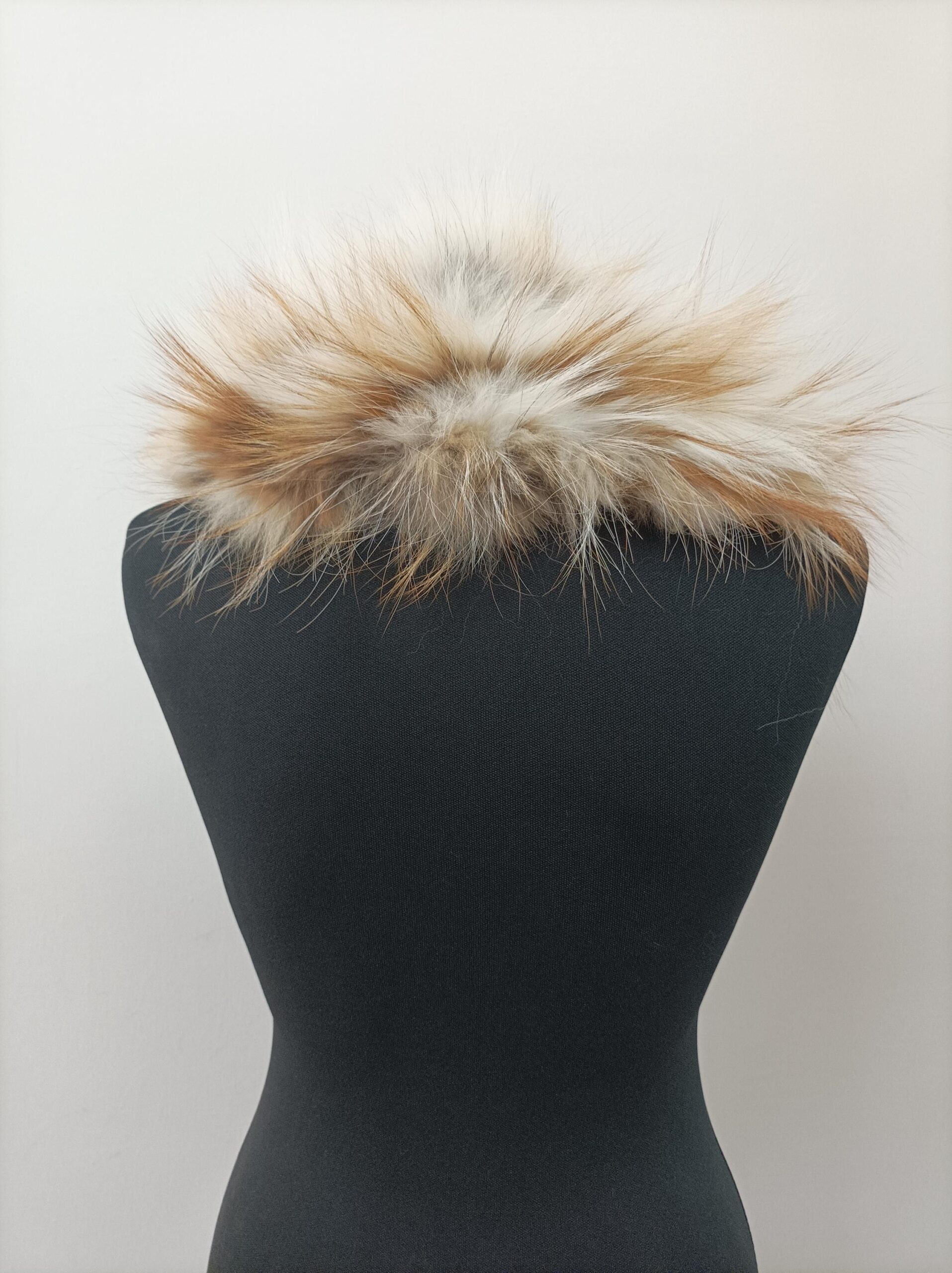 Fox Fur Collar: Gold & White Winter Coat Accessory - Image 3