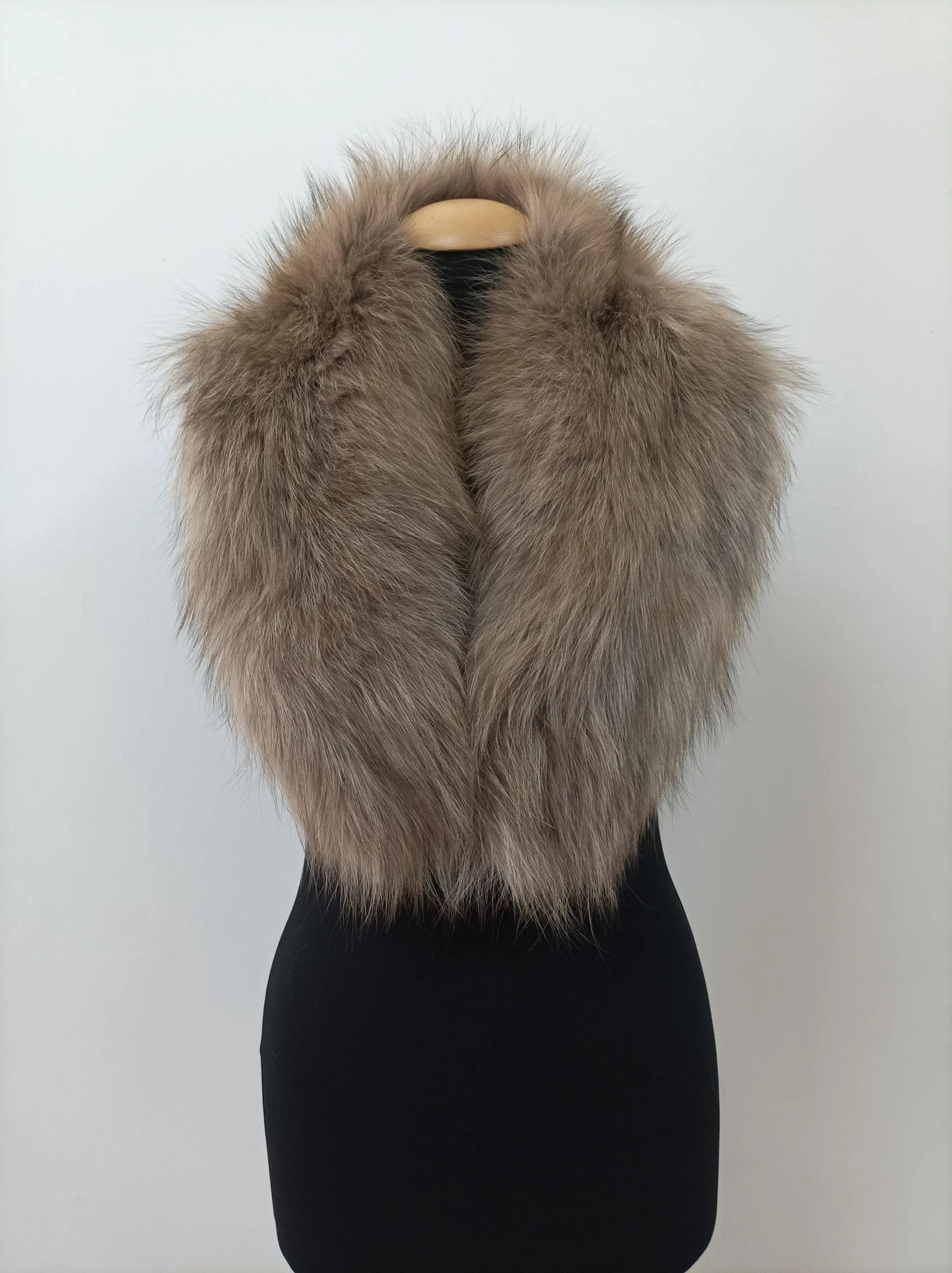 Real Fox Fur Collar: Winter Coat Accessory, Soft & Fluffy - Image 2